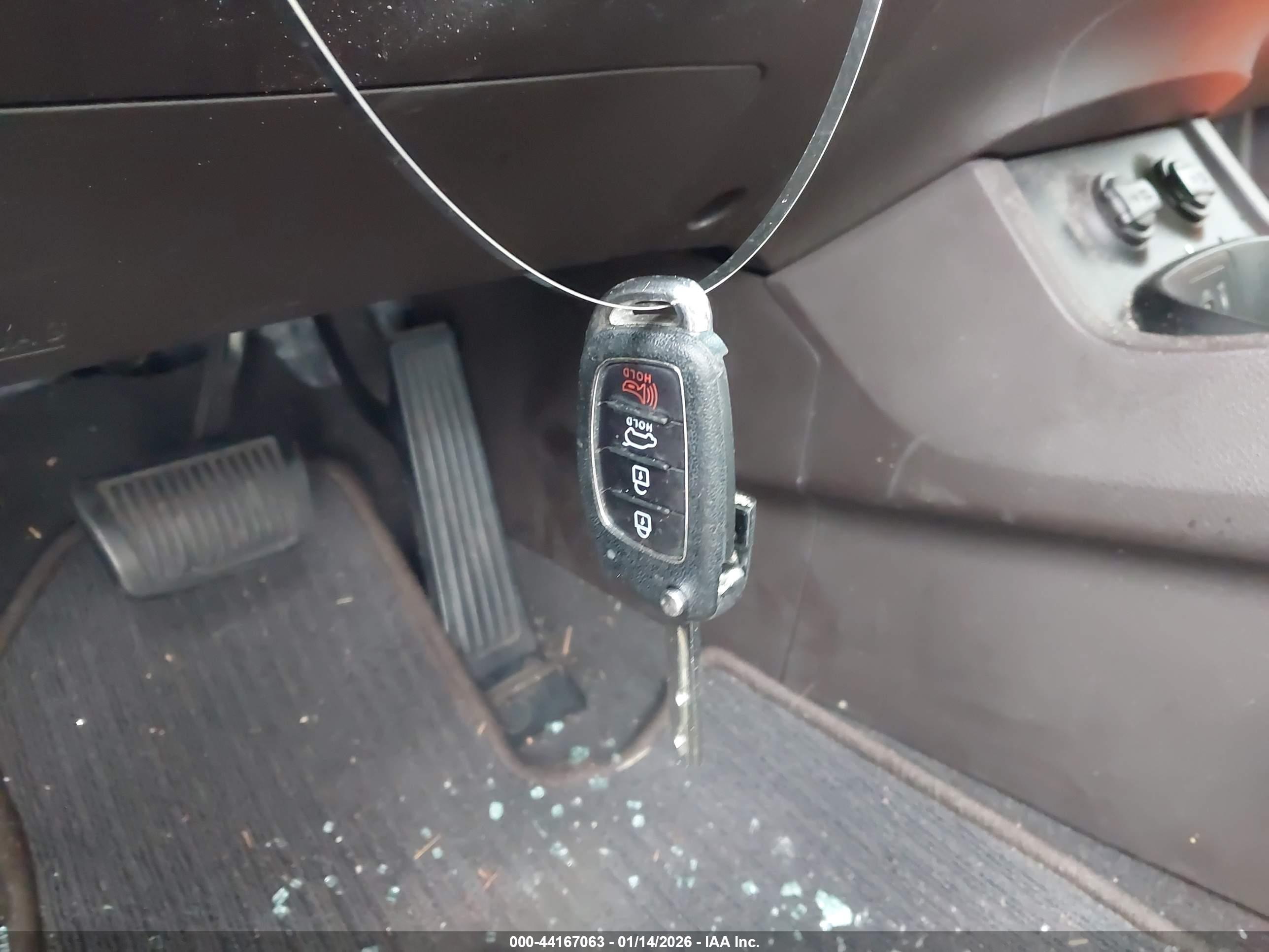 HYUNDAI SANTA image 11