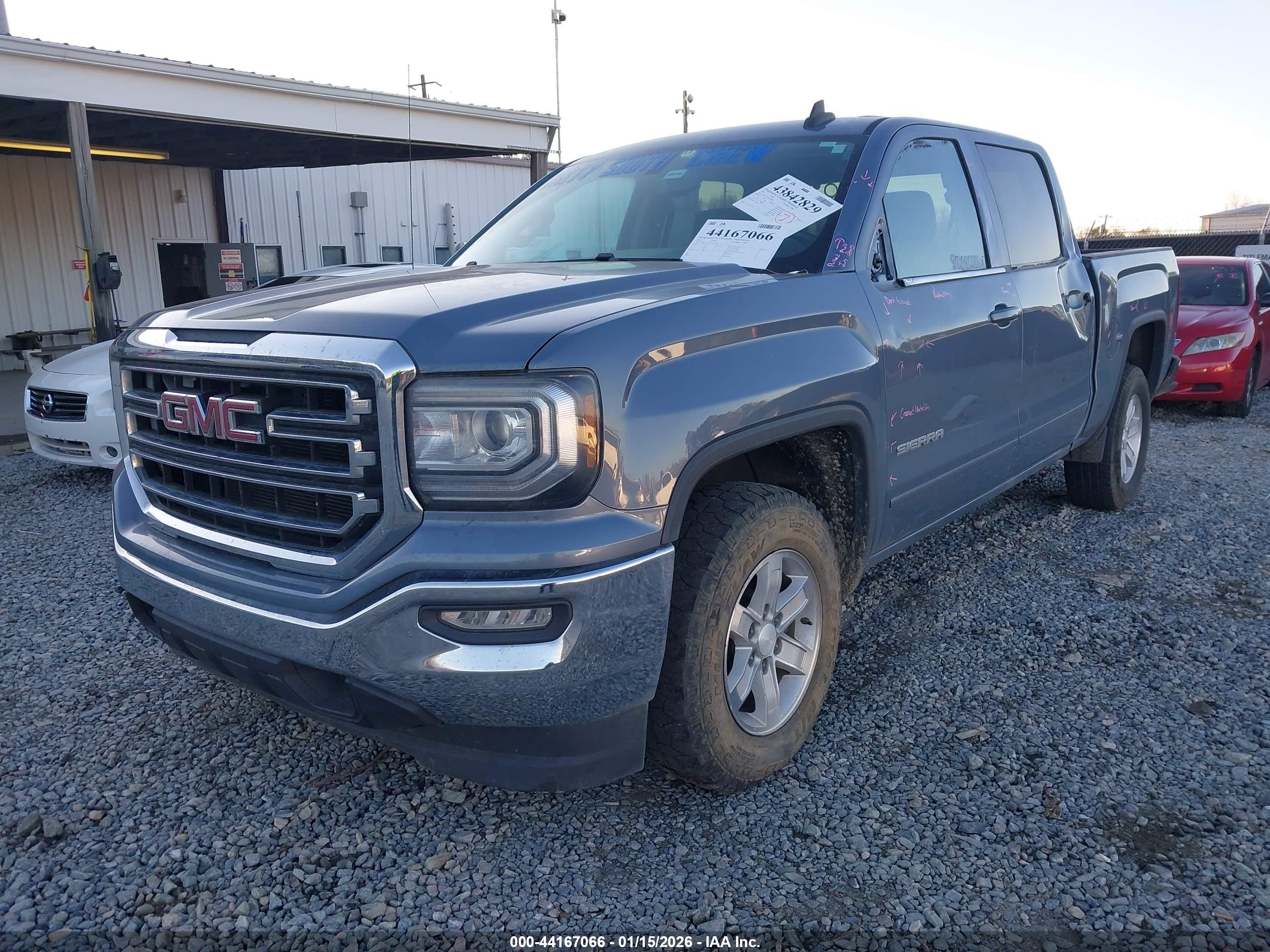 GMC SIERRA image 2