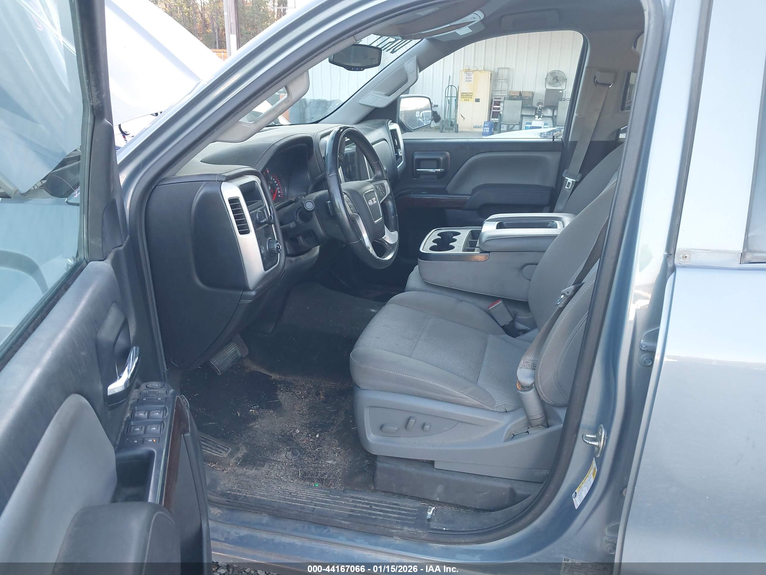 GMC SIERRA image 5