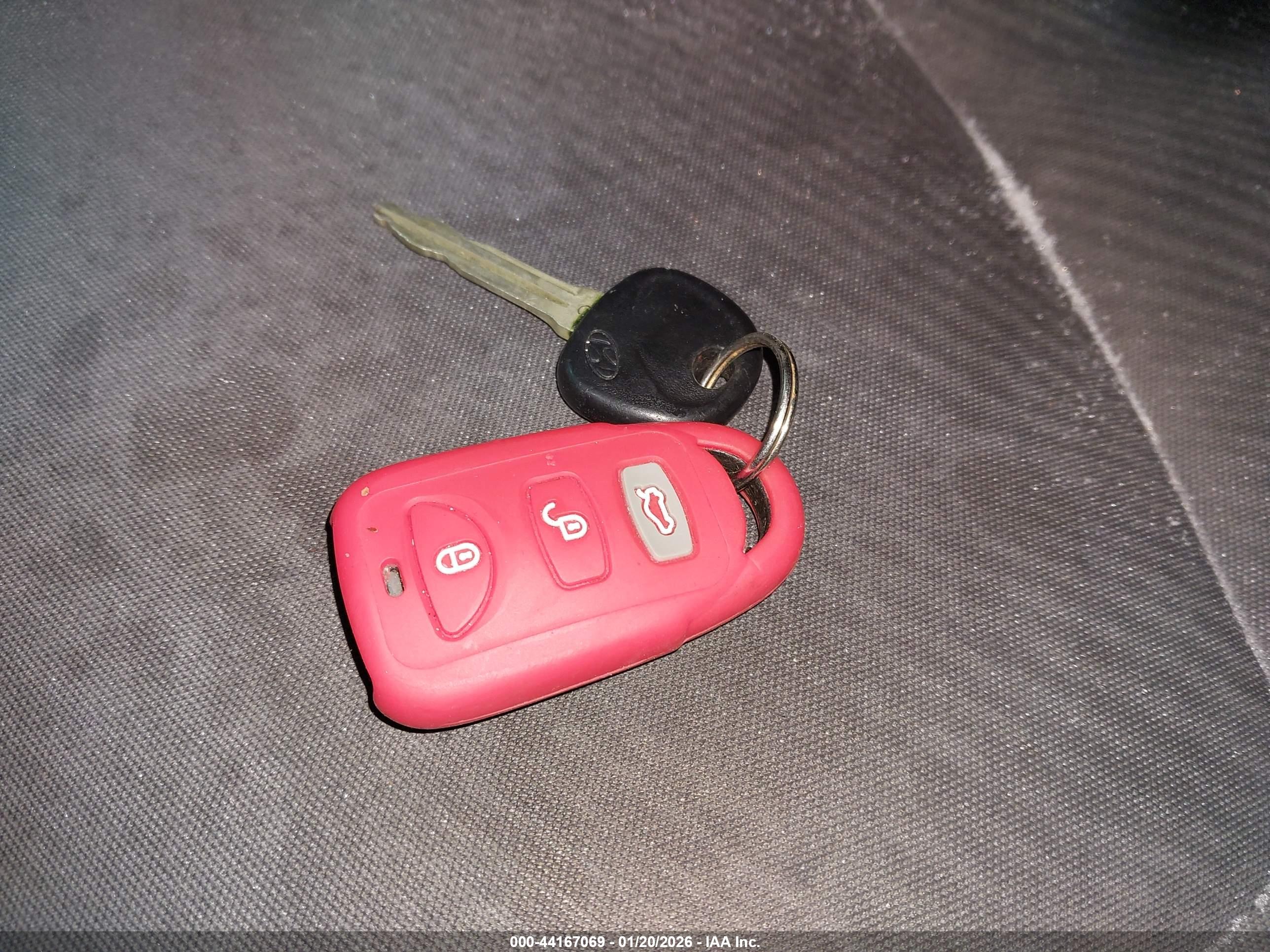 HYUNDAI ELANTRA image 11