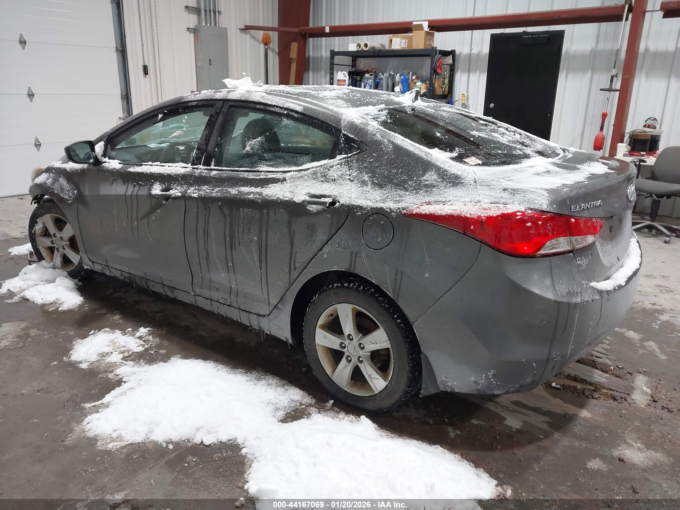 HYUNDAI ELANTRA image 3