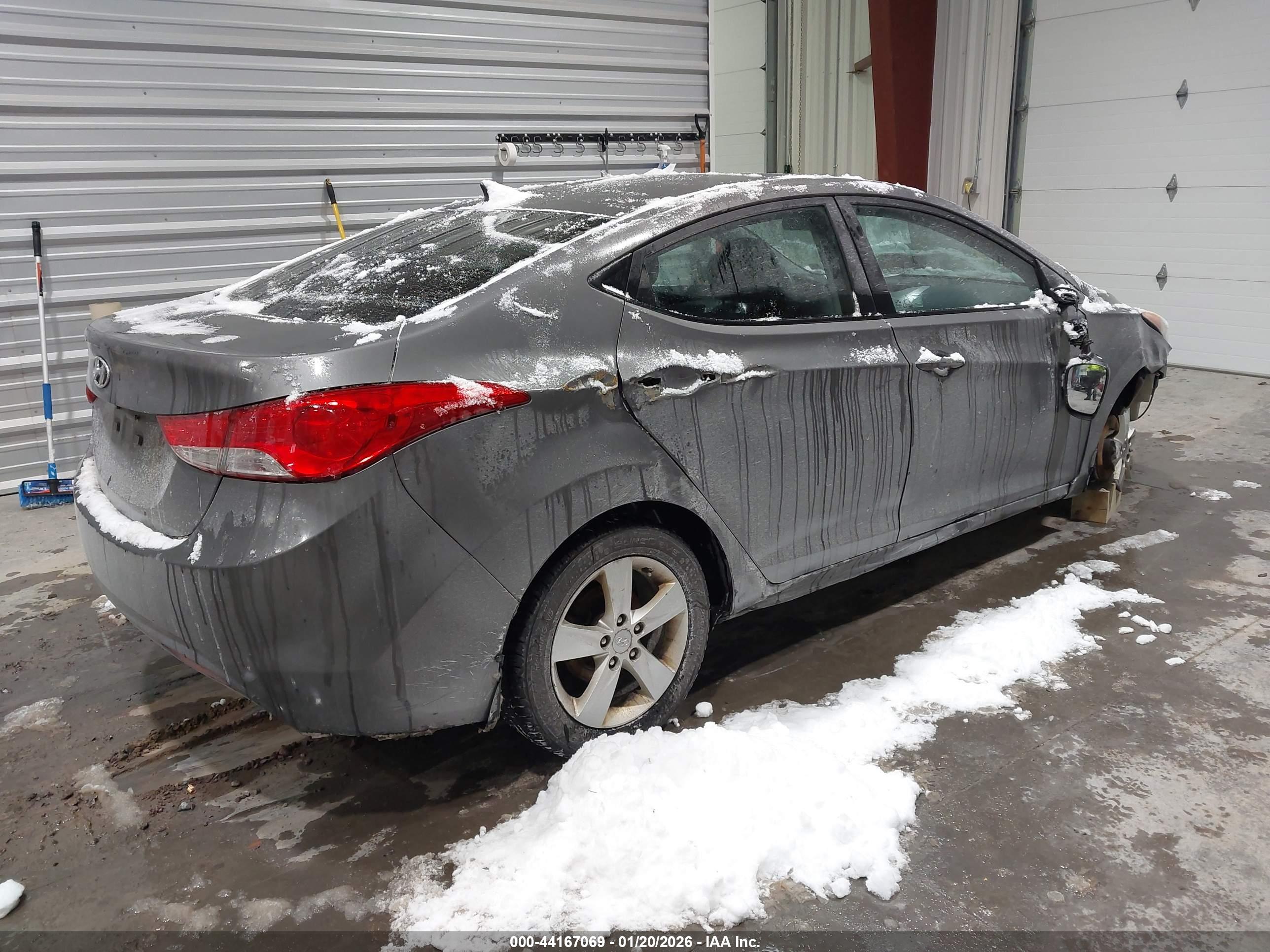 HYUNDAI ELANTRA image 4