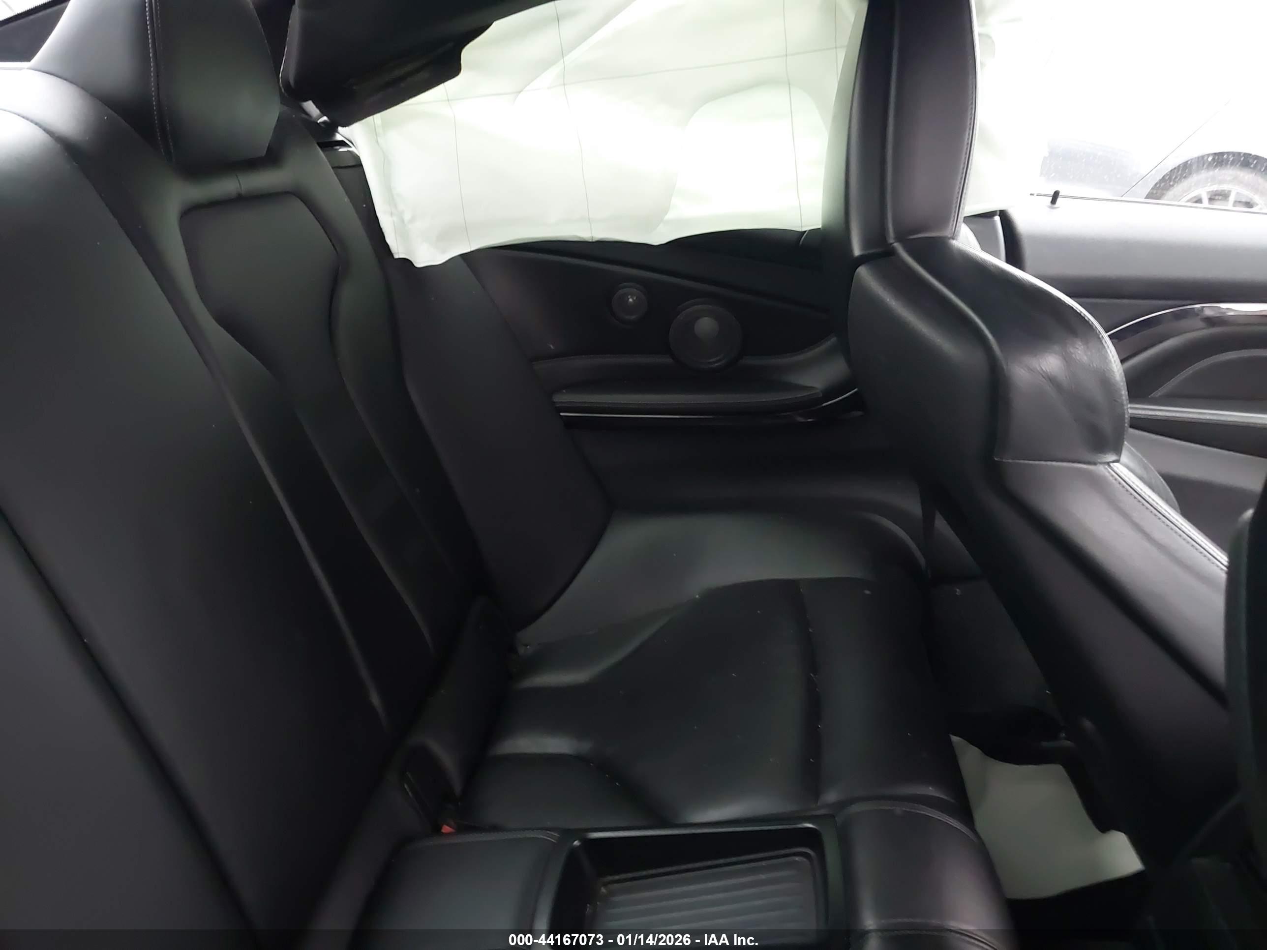 BMW M4 image 8