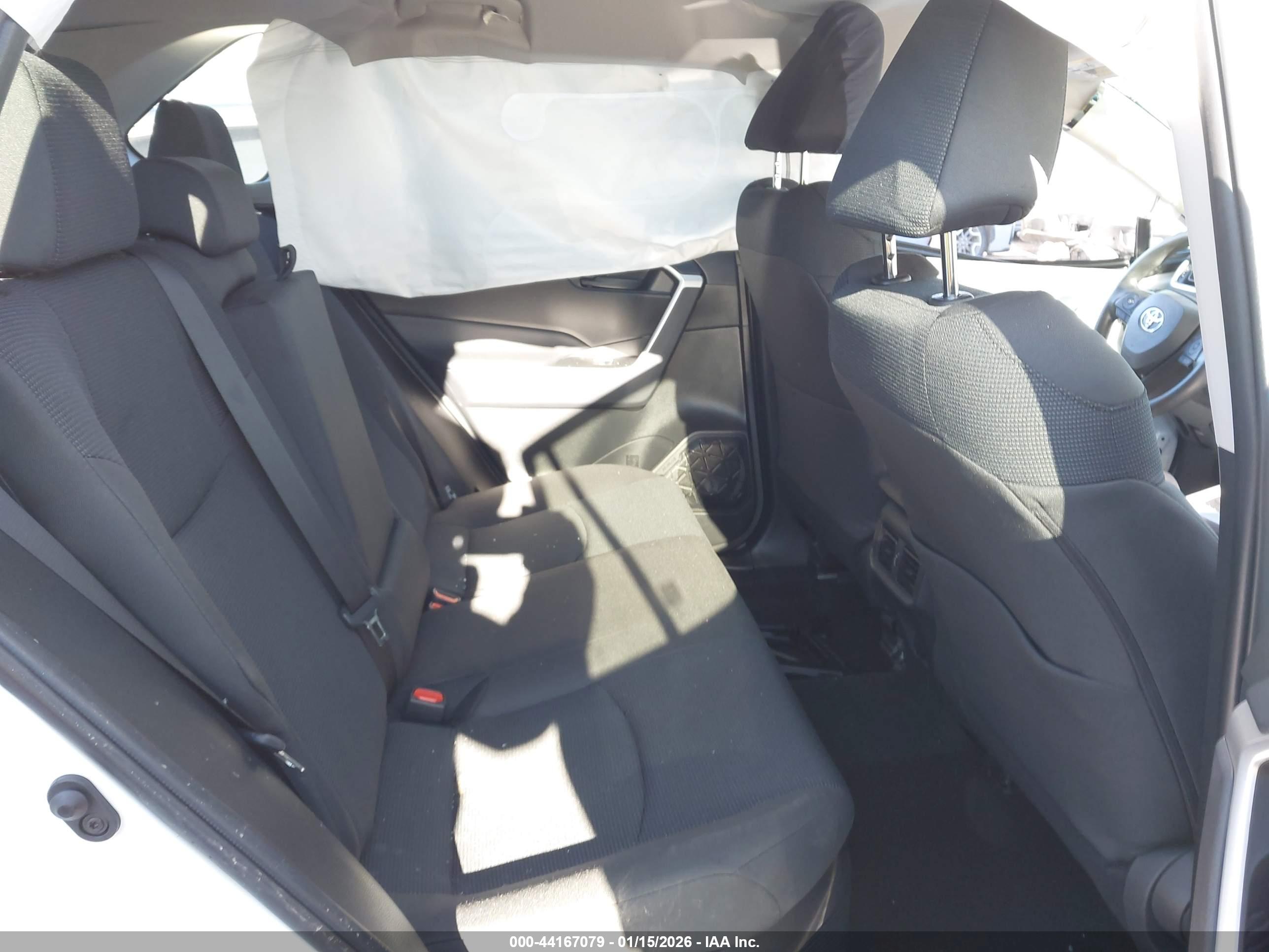 TOYOTA RAV4 image 8