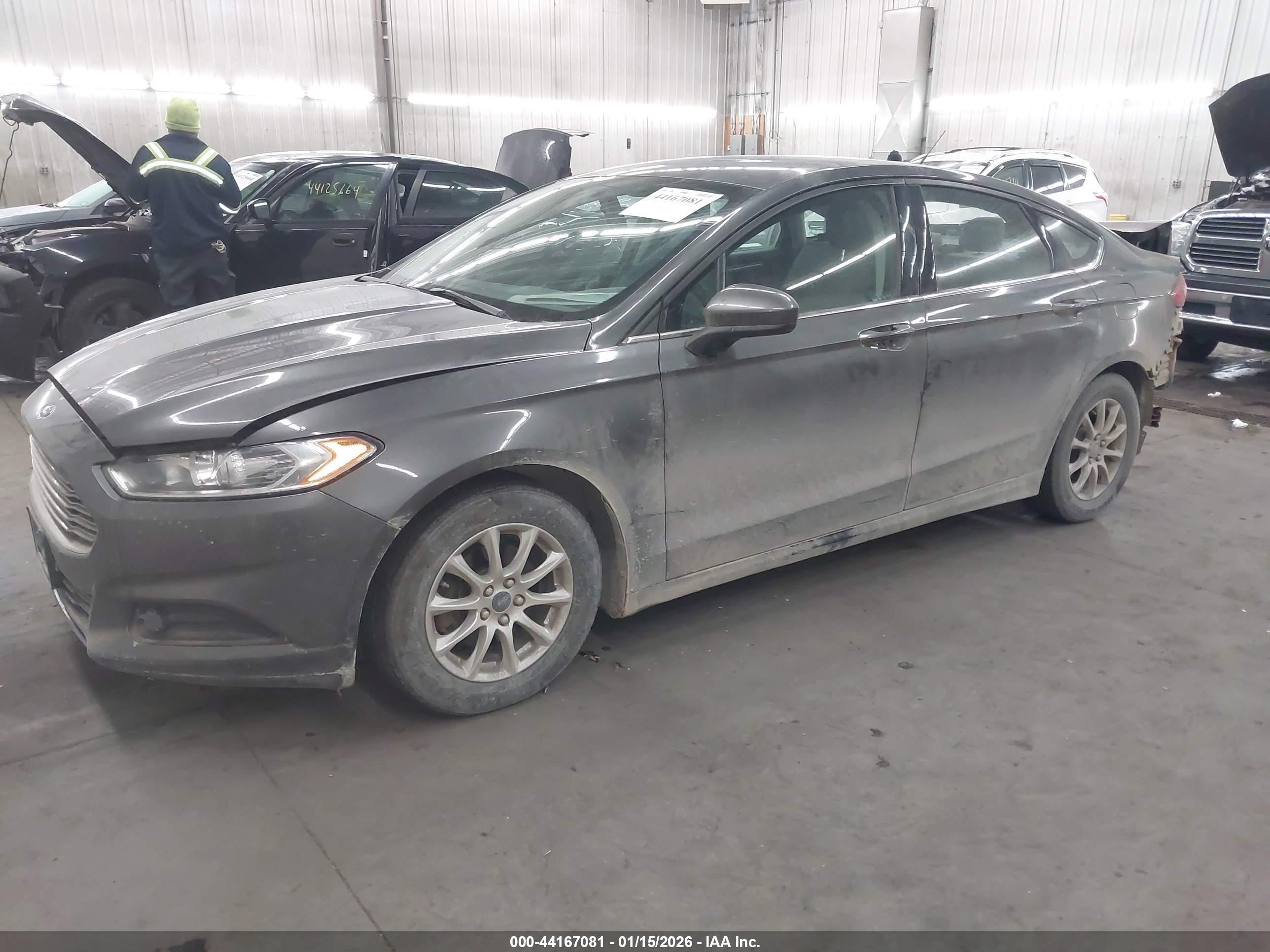 FORD FUSION image 2