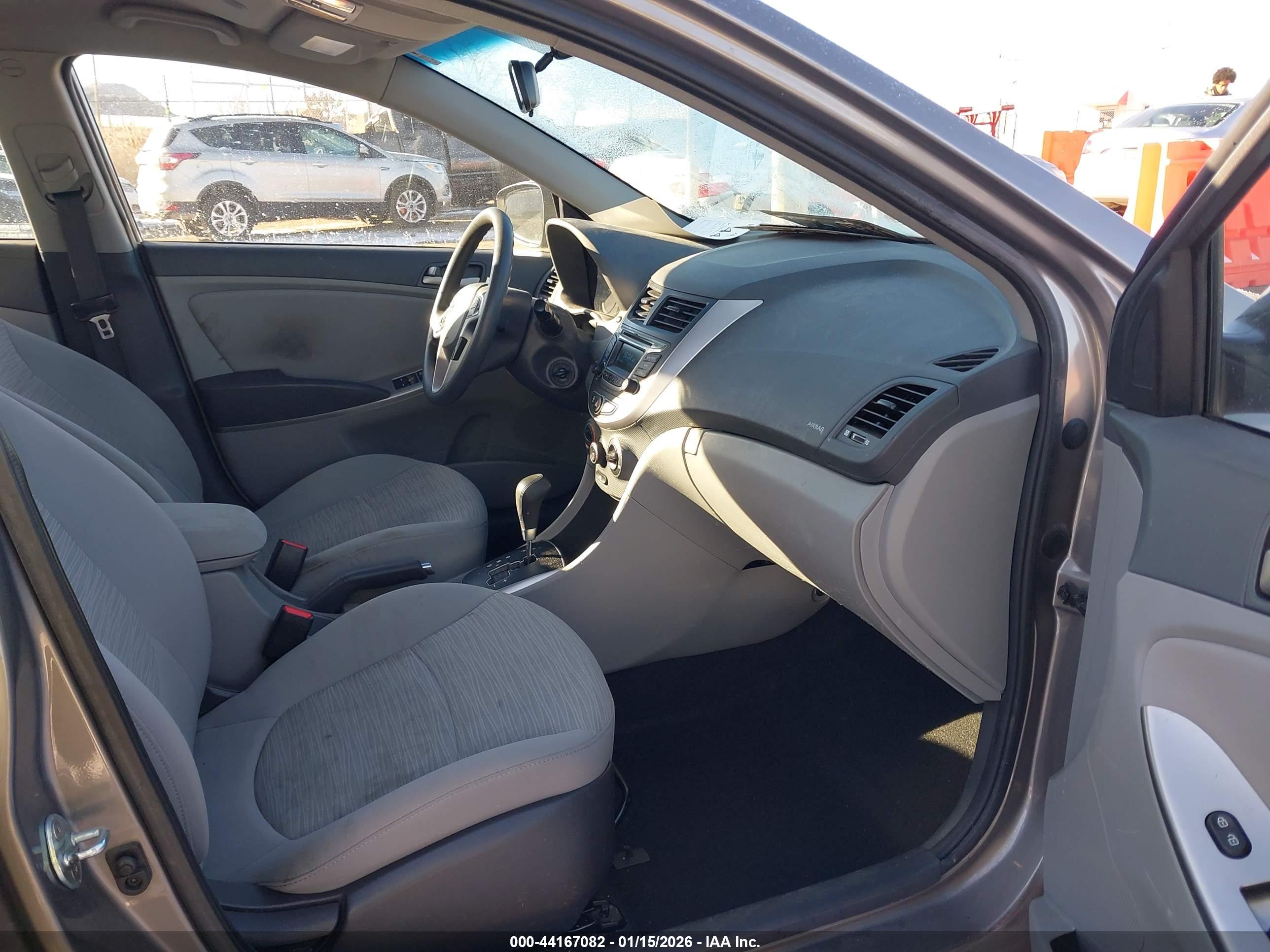 HYUNDAI ACCENT image 5