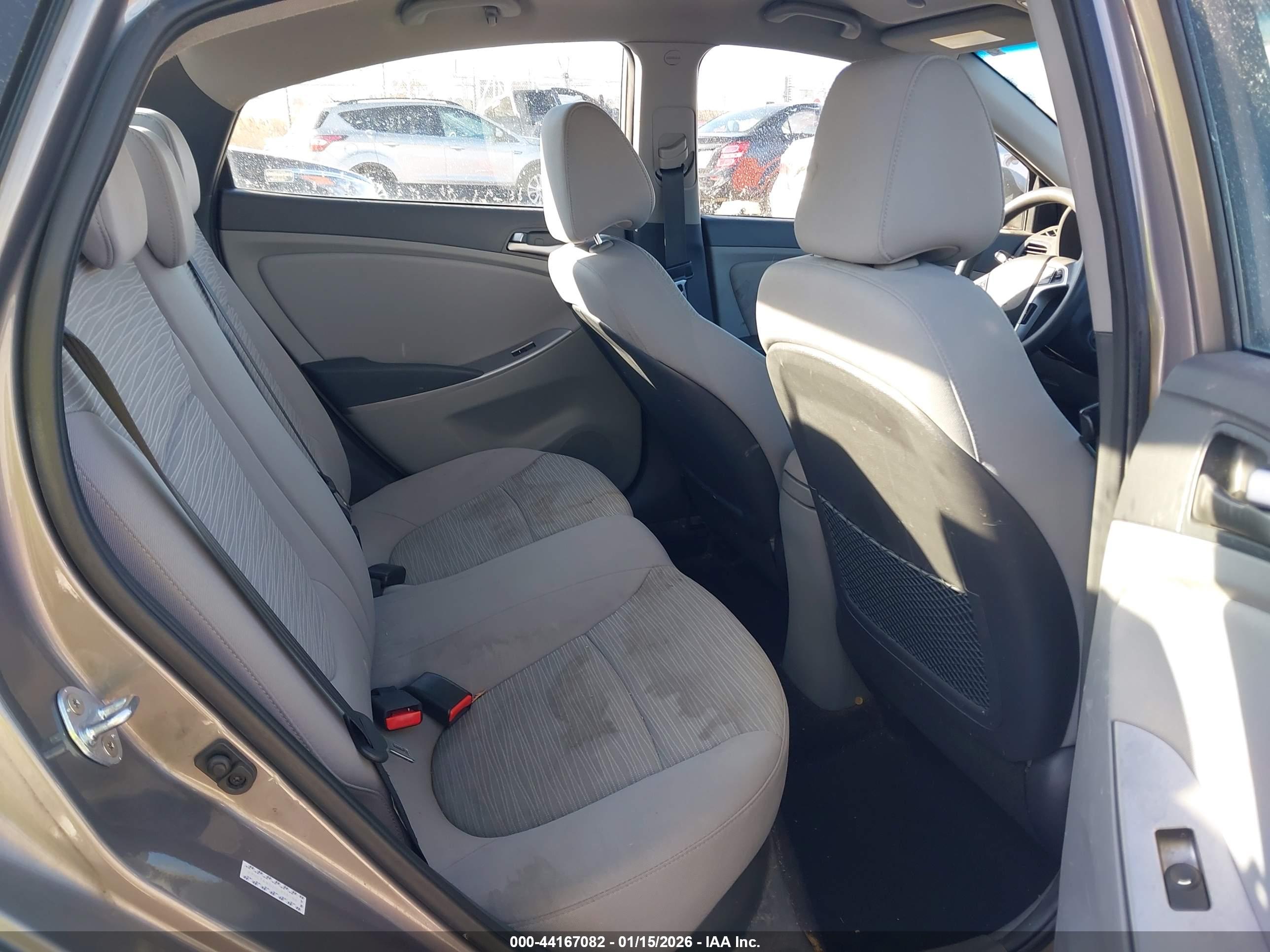 HYUNDAI ACCENT image 8