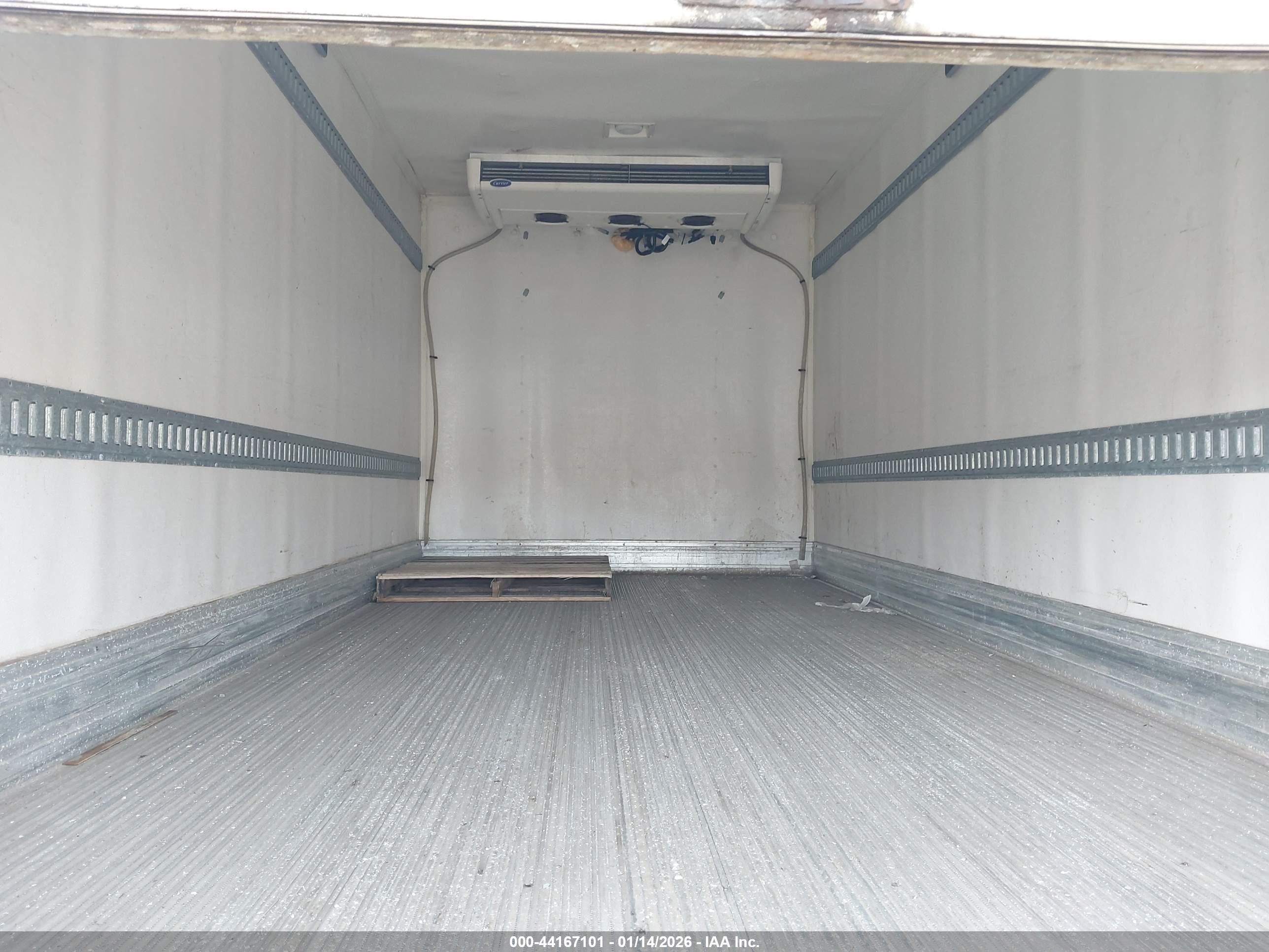 HINO 195 image 7