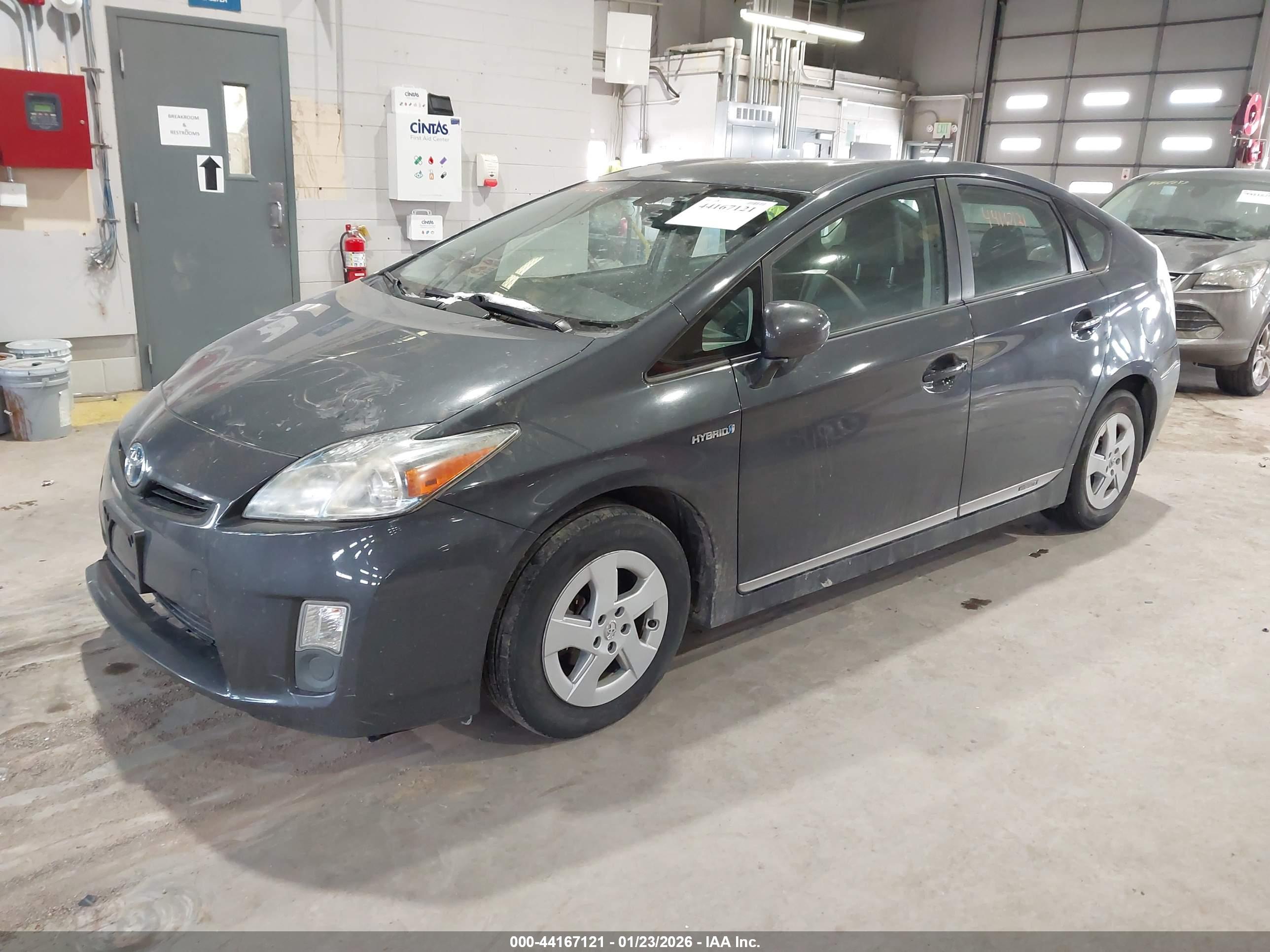 TOYOTA PRIUS image 2