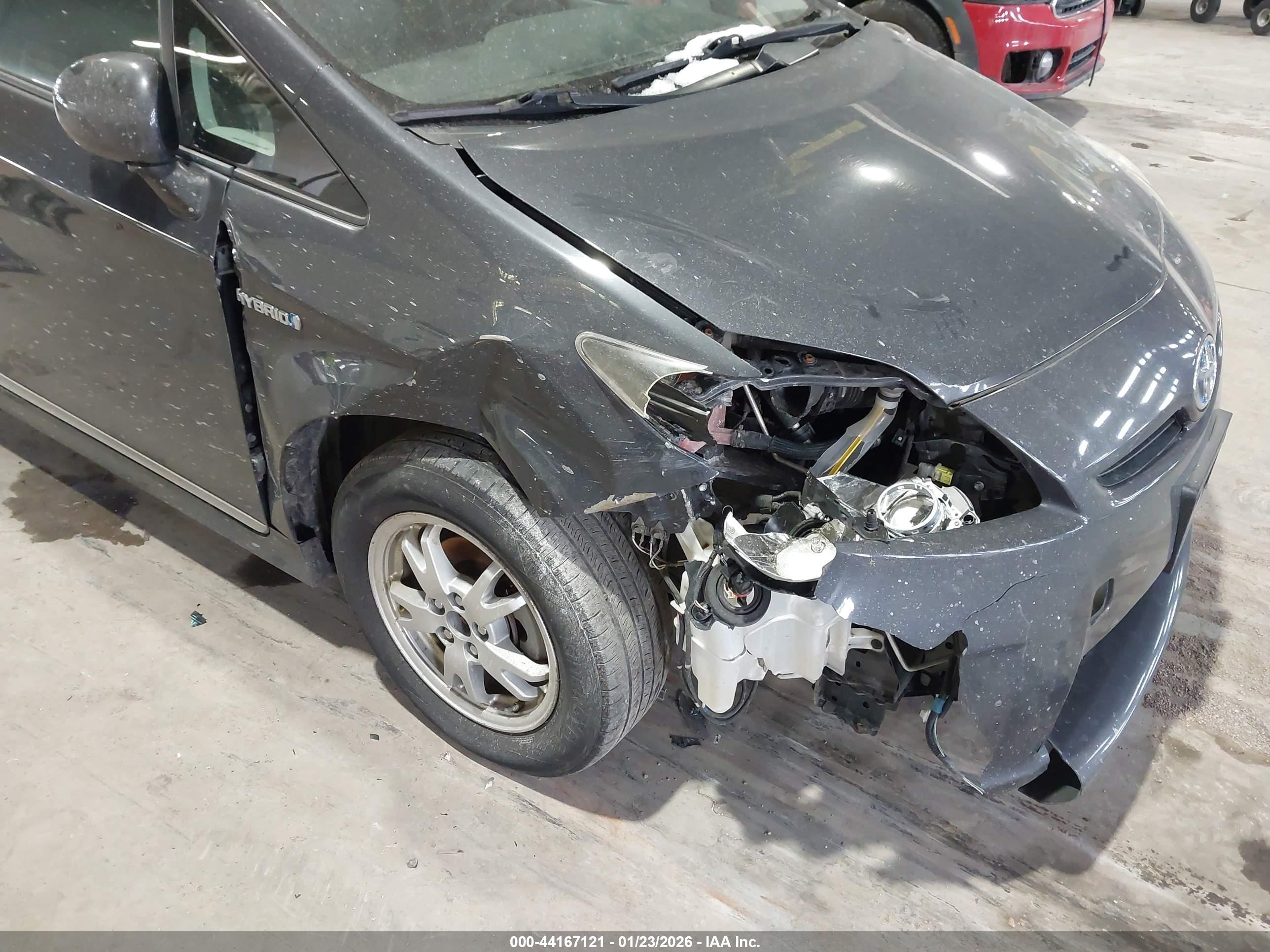 TOYOTA PRIUS image 6