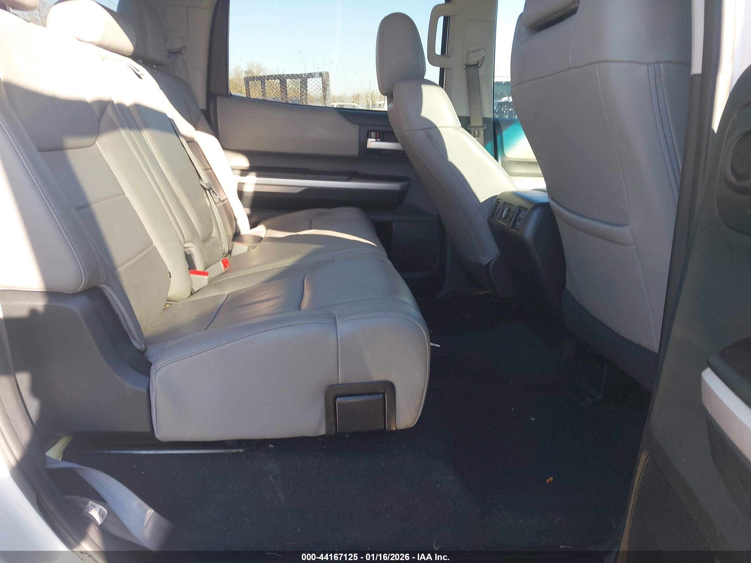 TOYOTA TUNDRA image 8