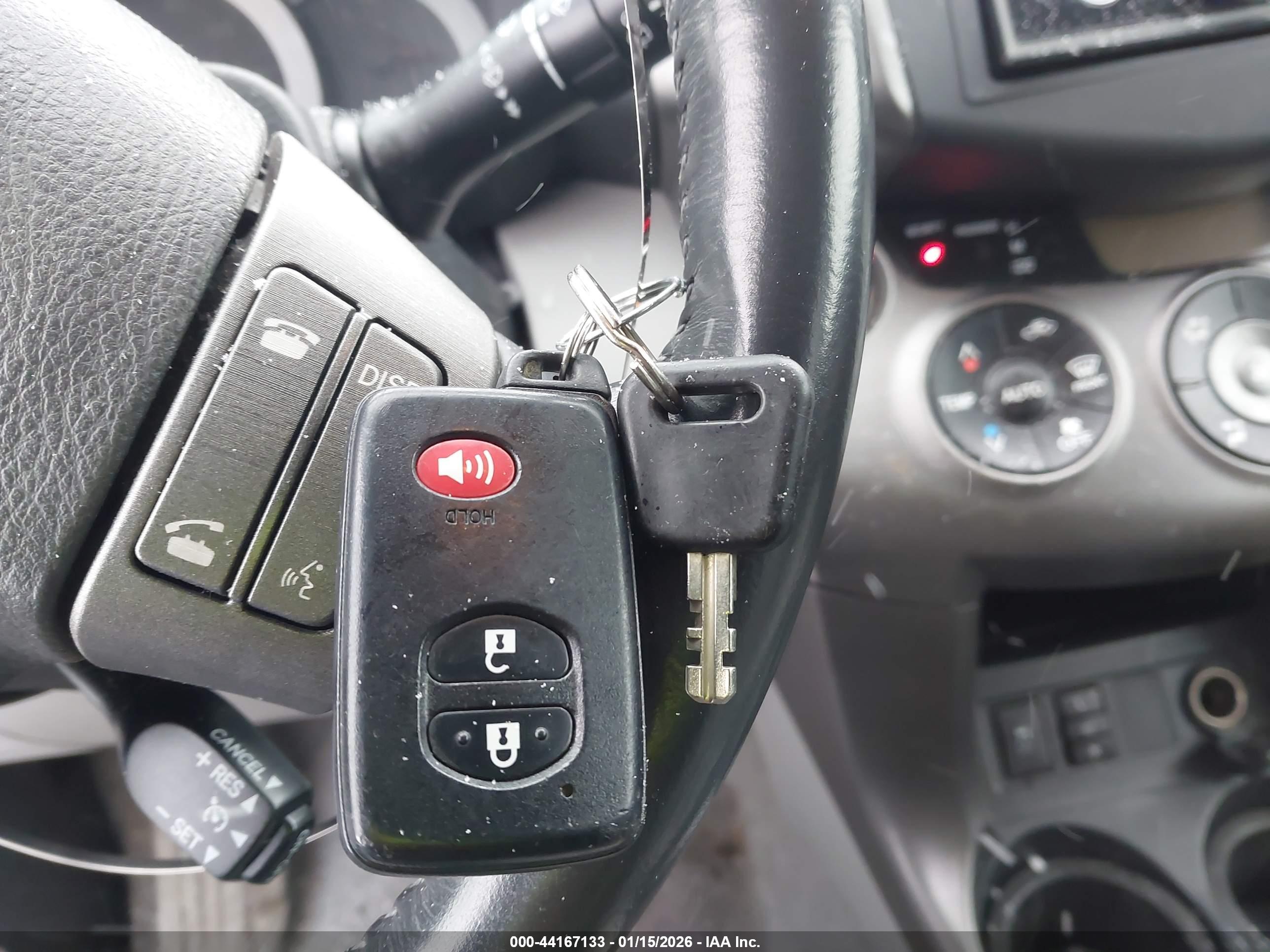 TOYOTA RAV4 image 11