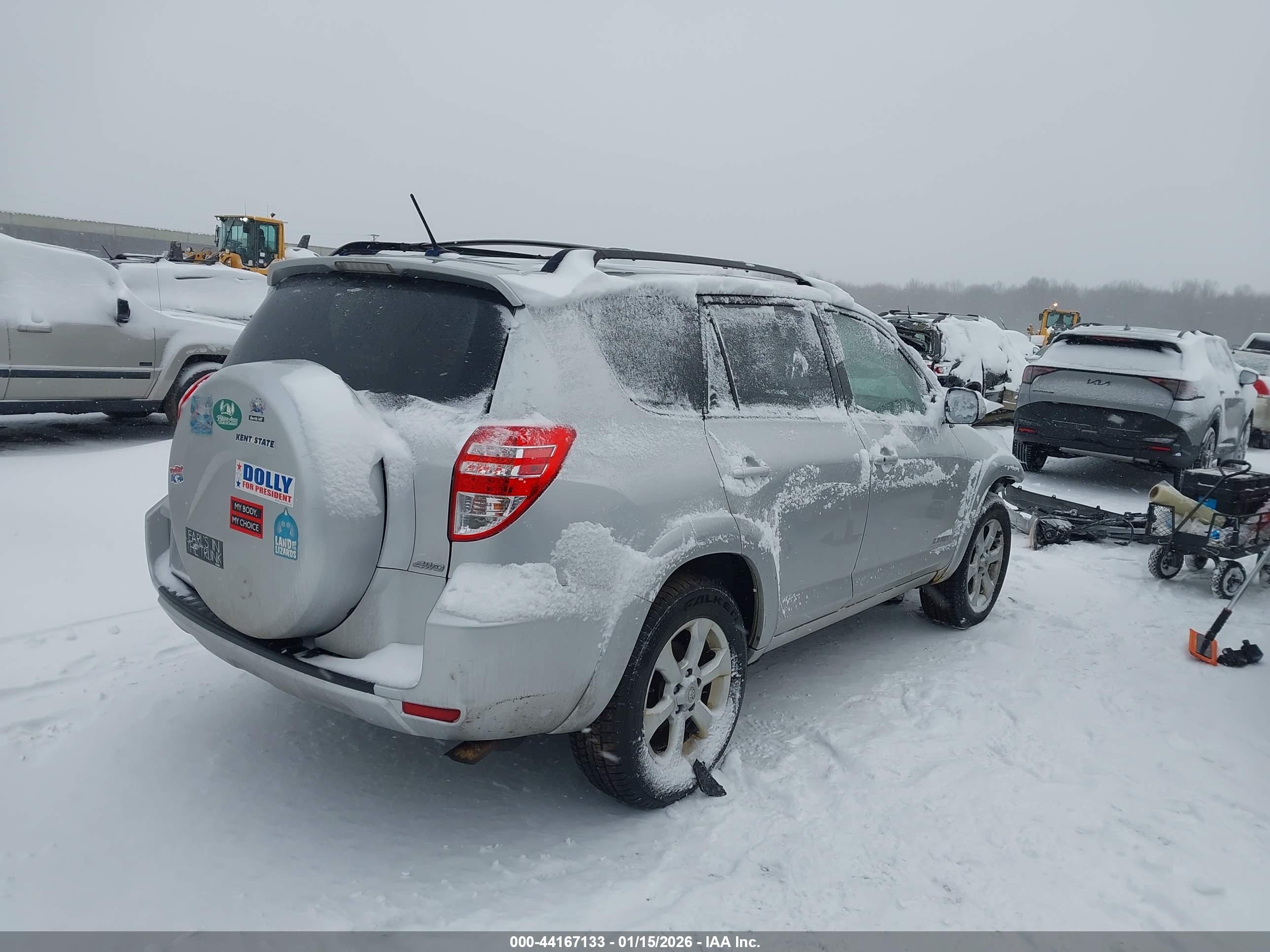 TOYOTA RAV4 image 4