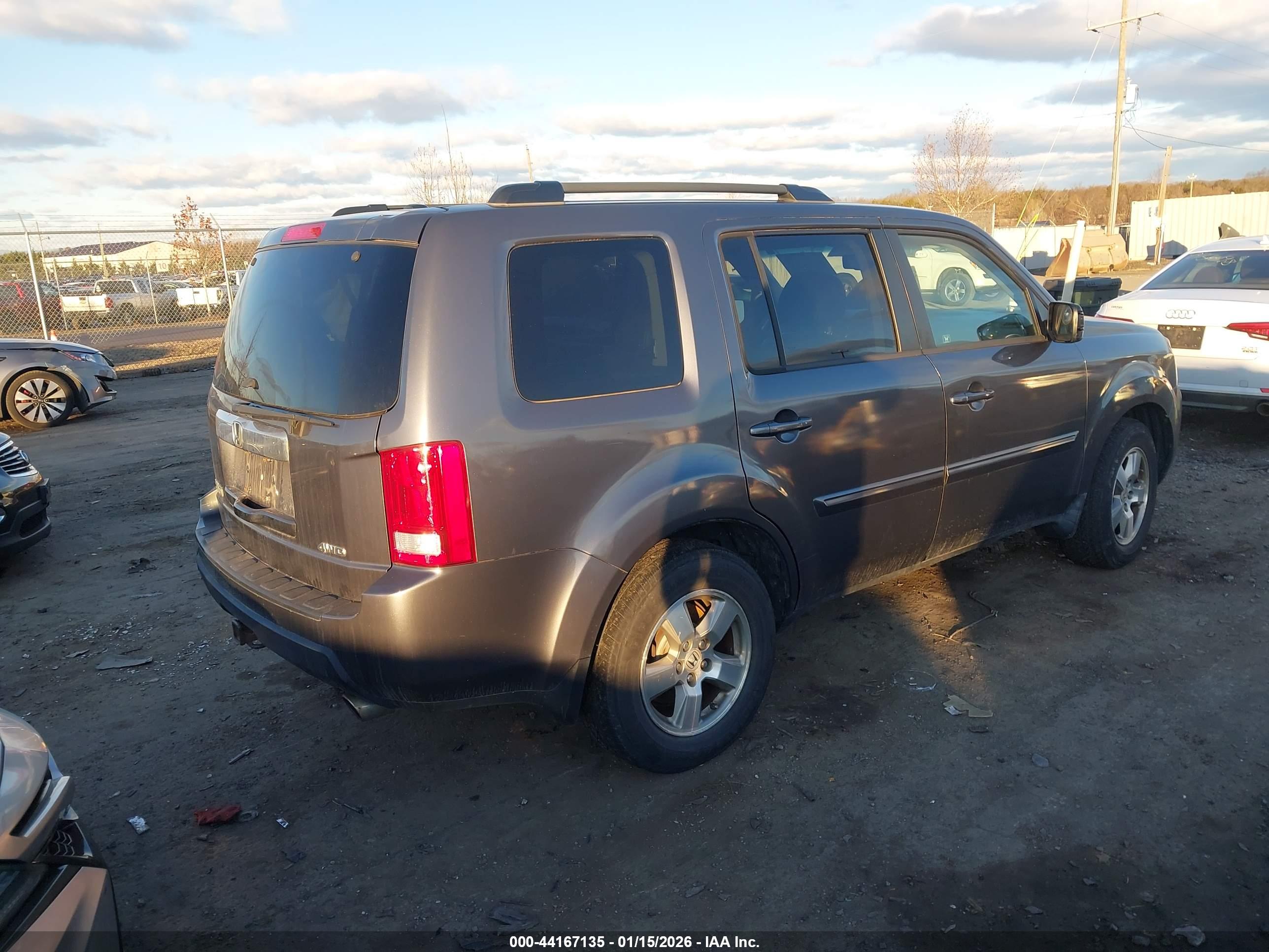 HONDA PILOT image 4