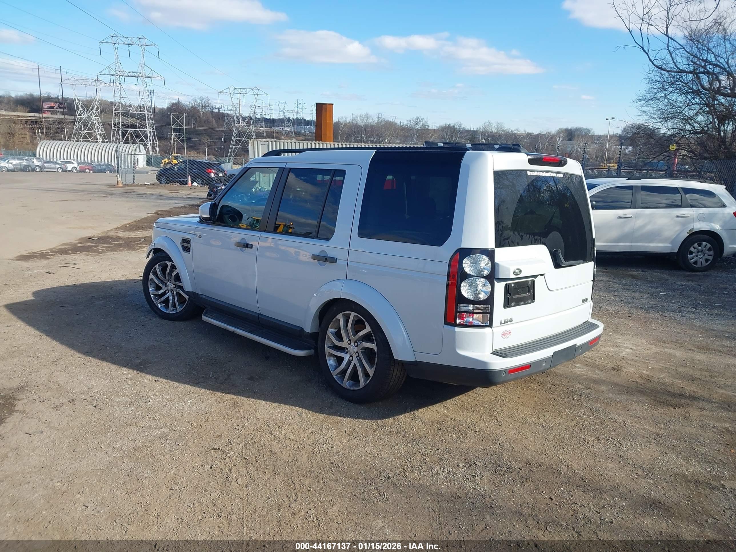 LAND ROVER image 3