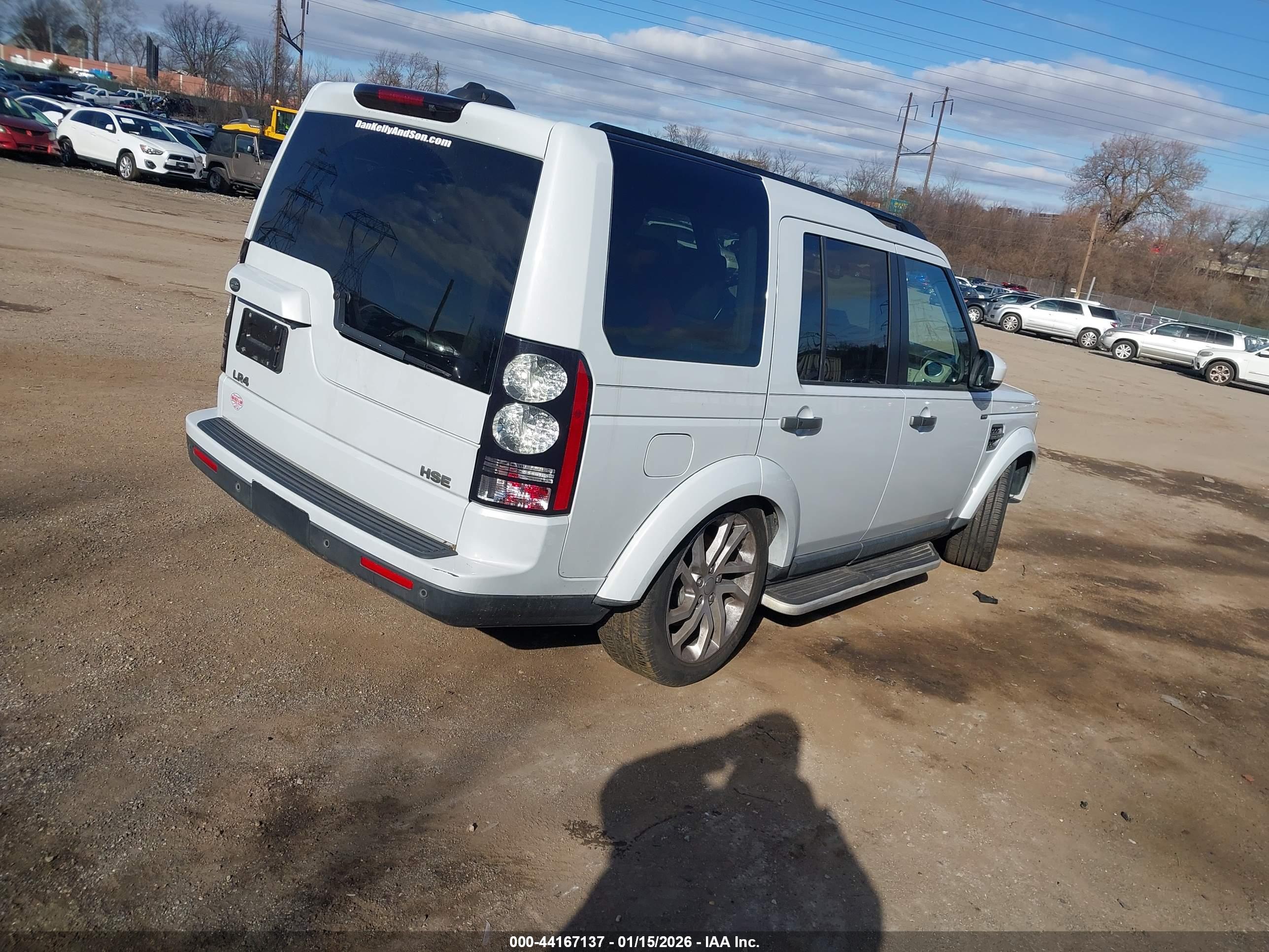 LAND ROVER image 4