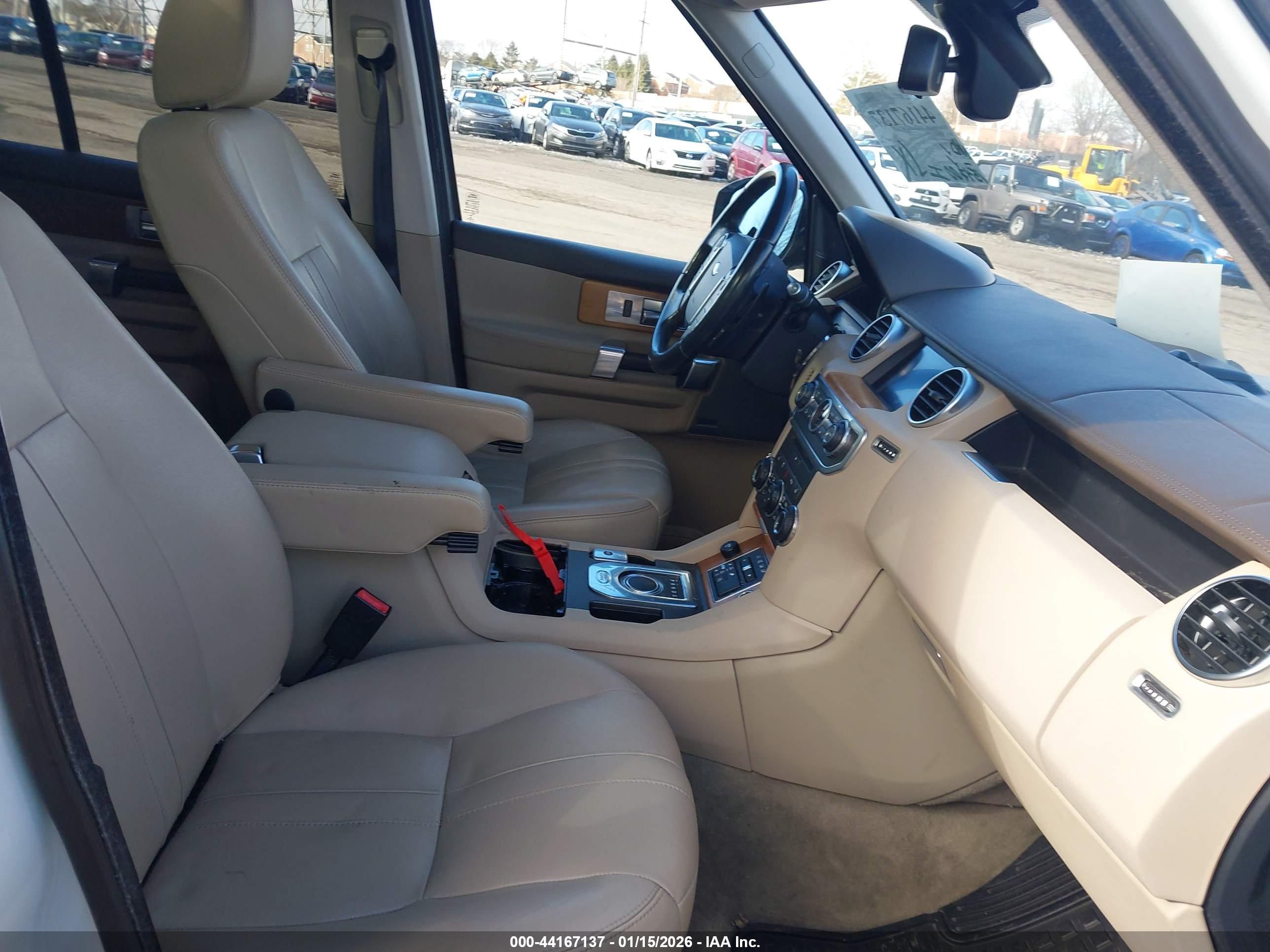 LAND ROVER image 5