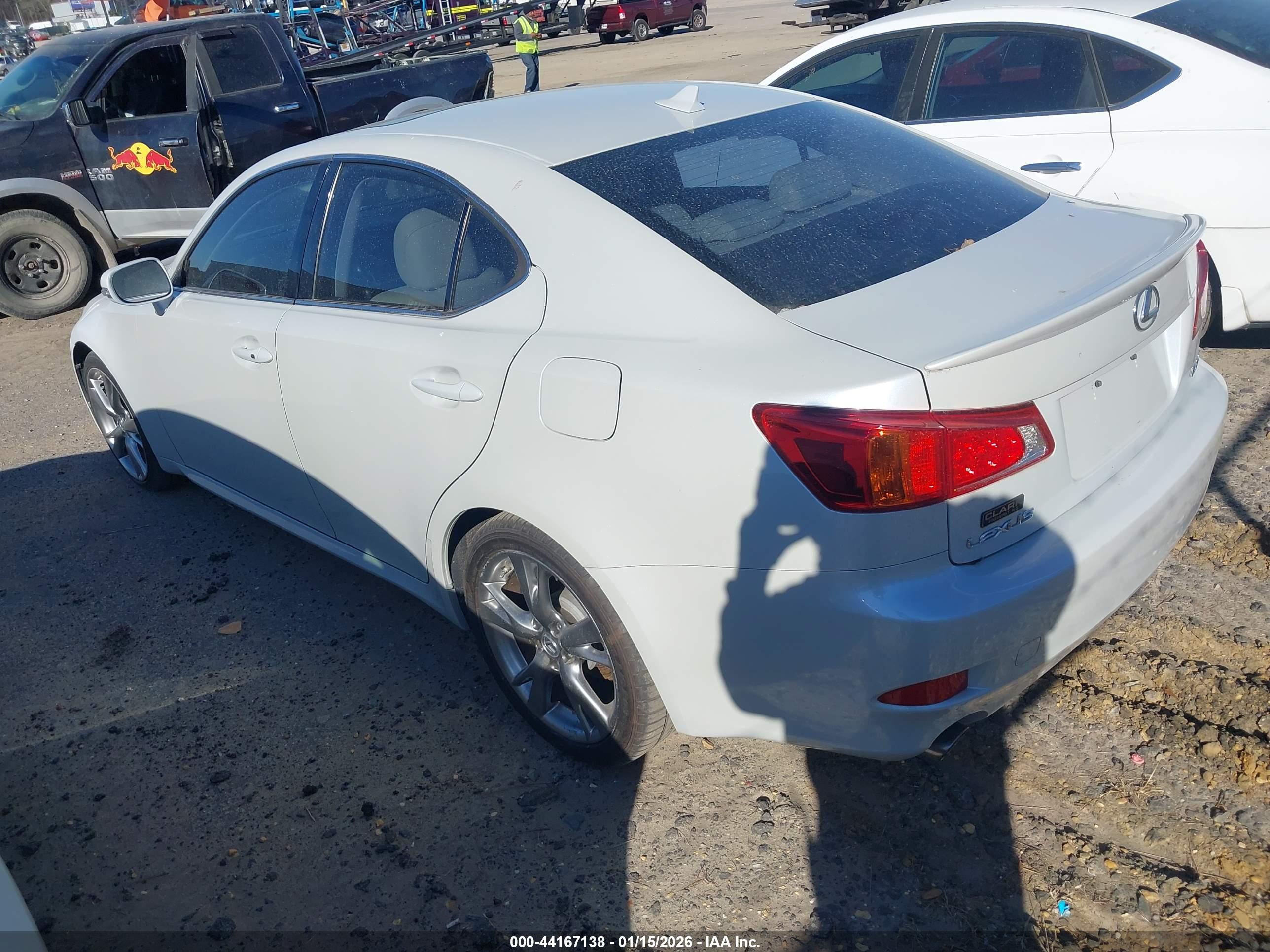 LEXUS IS image 3