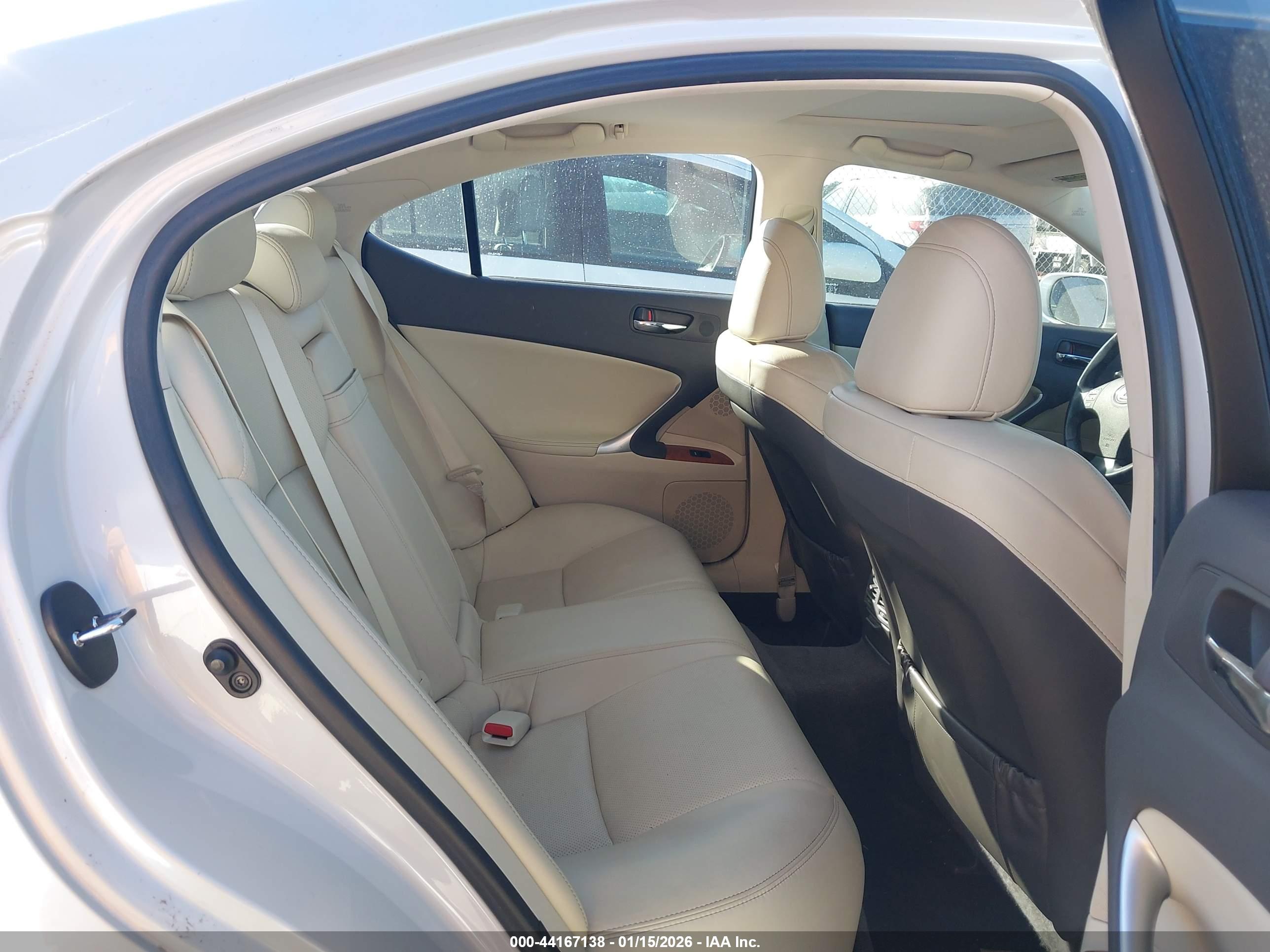 LEXUS IS image 8