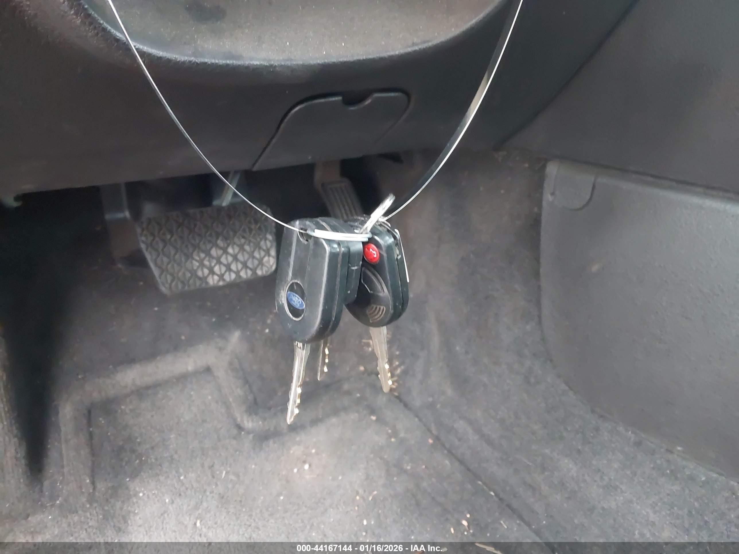 FORD FUSION image 11