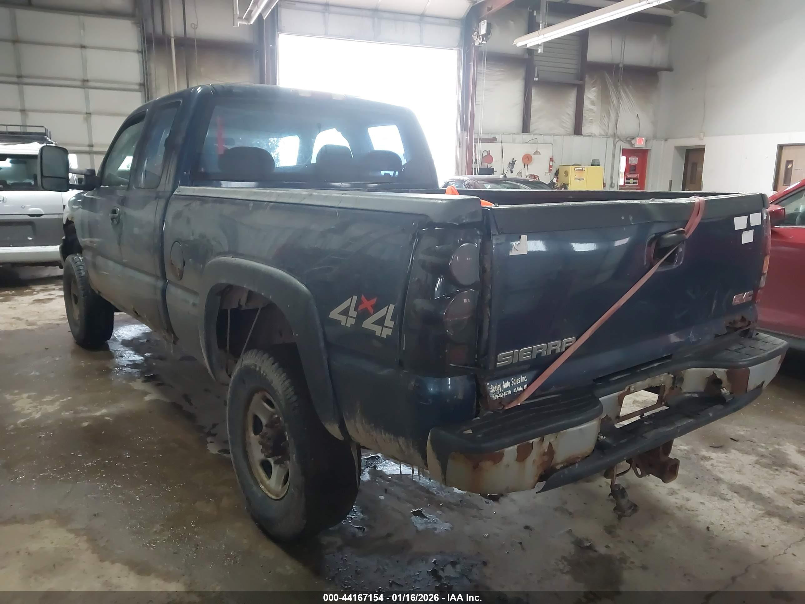 GMC SIERRA image 3