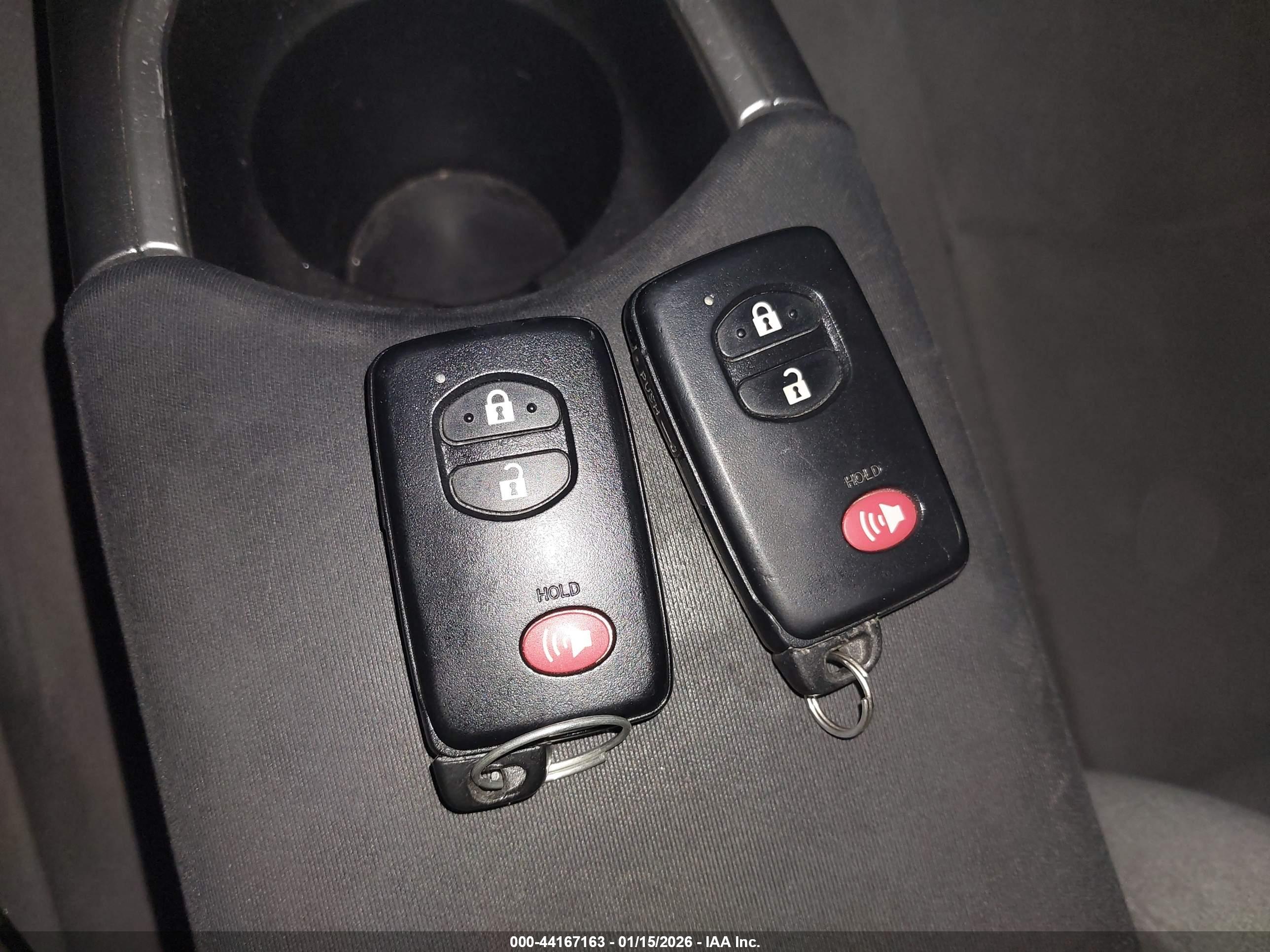 TOYOTA PRIUS image 11