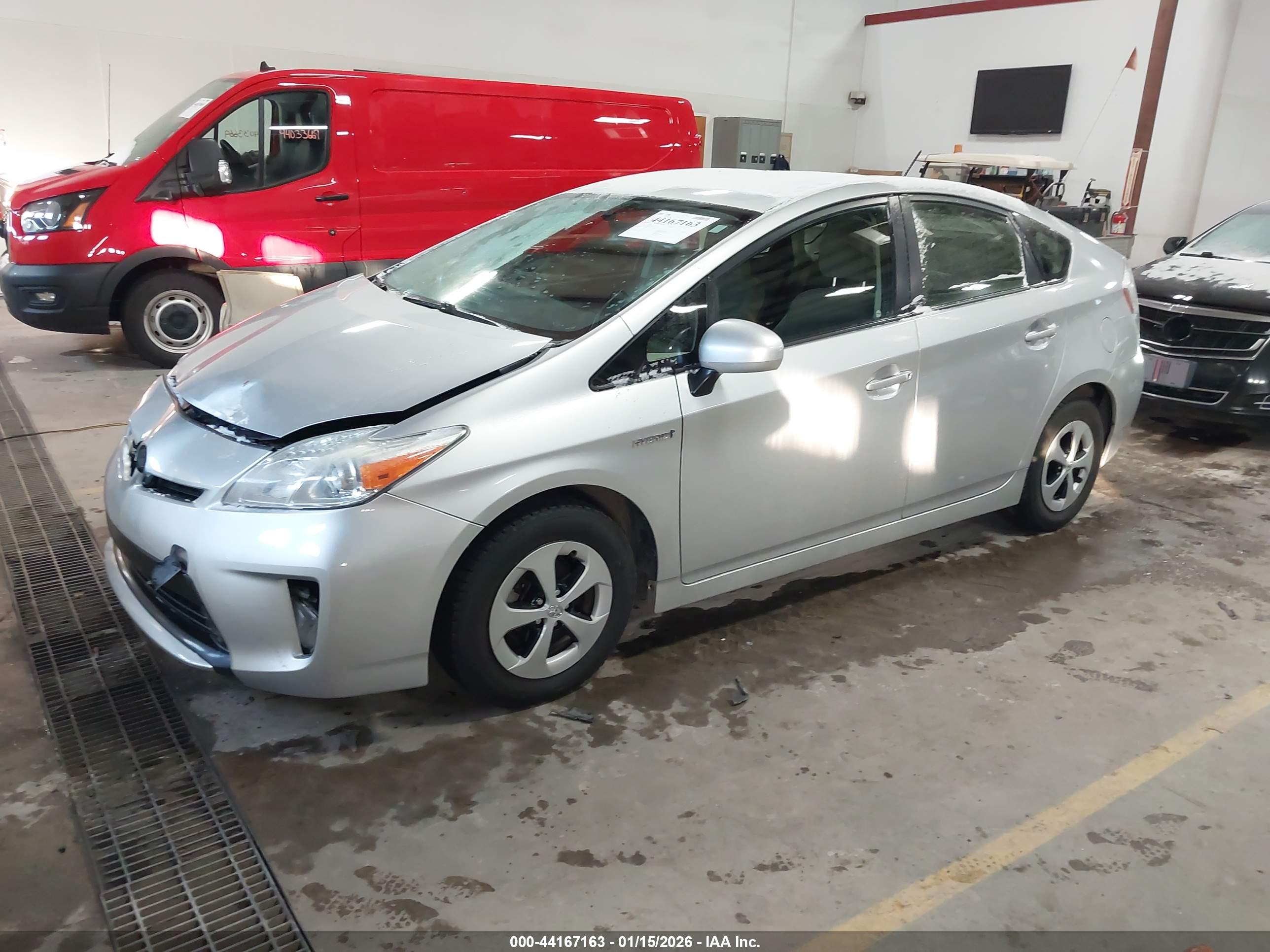 TOYOTA PRIUS image 2