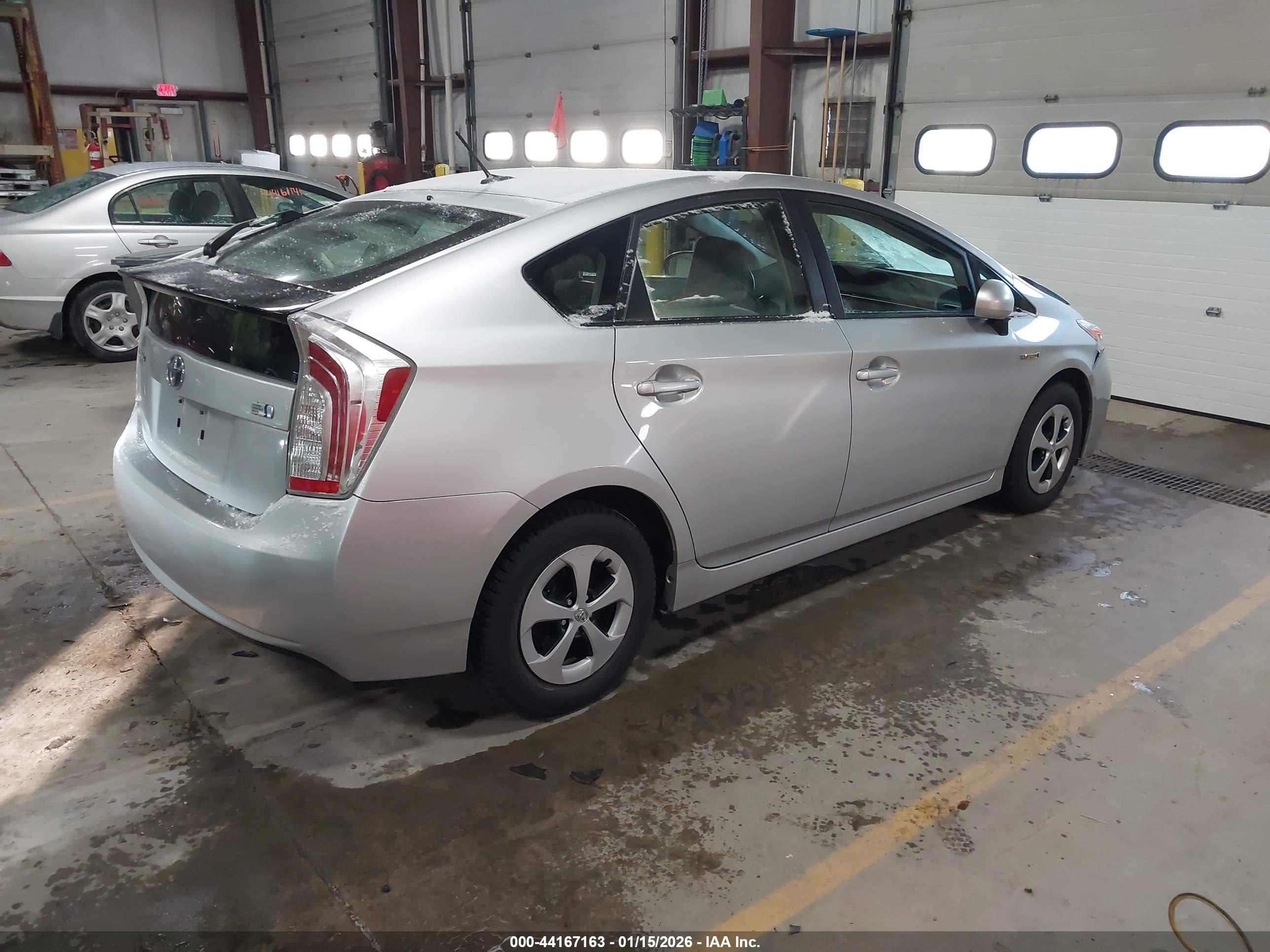 TOYOTA PRIUS image 4