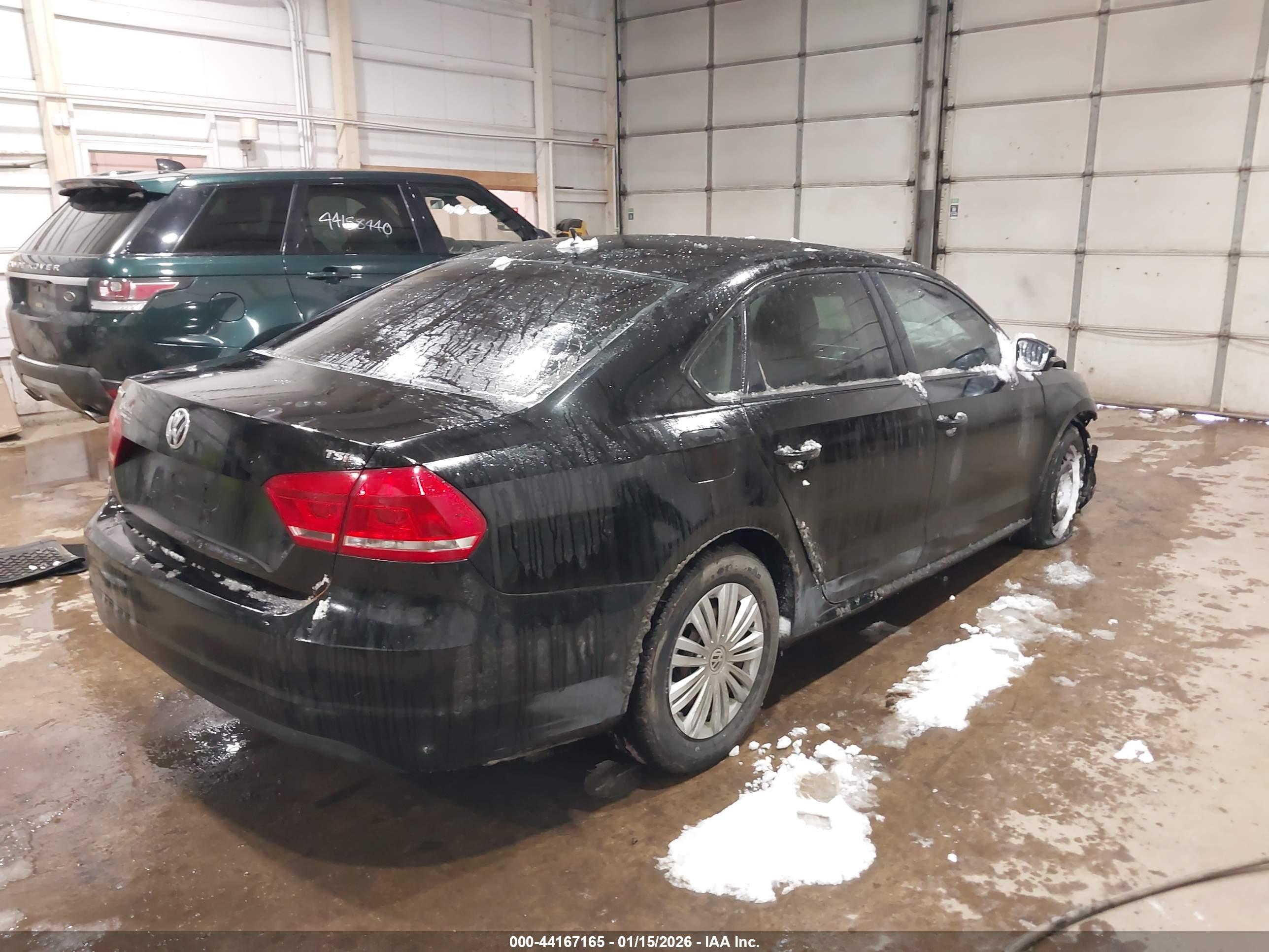 VOLKSWAGEN PASSAT image 4