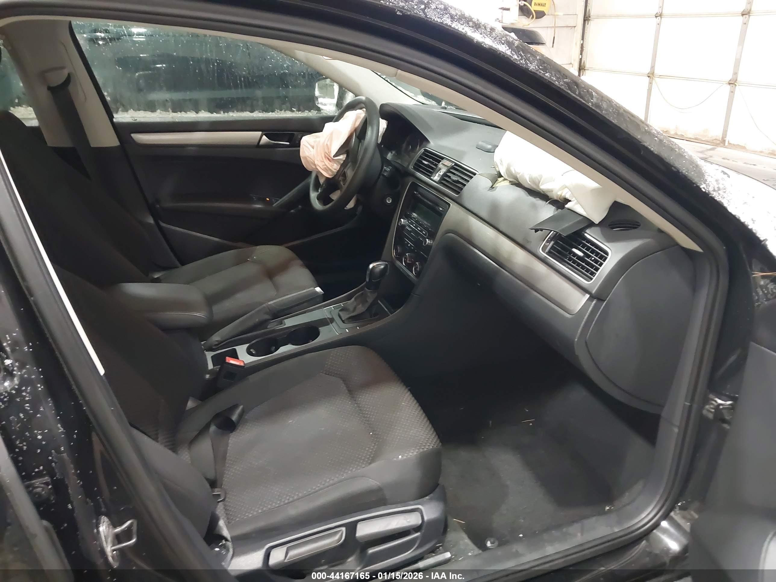 VOLKSWAGEN PASSAT image 5
