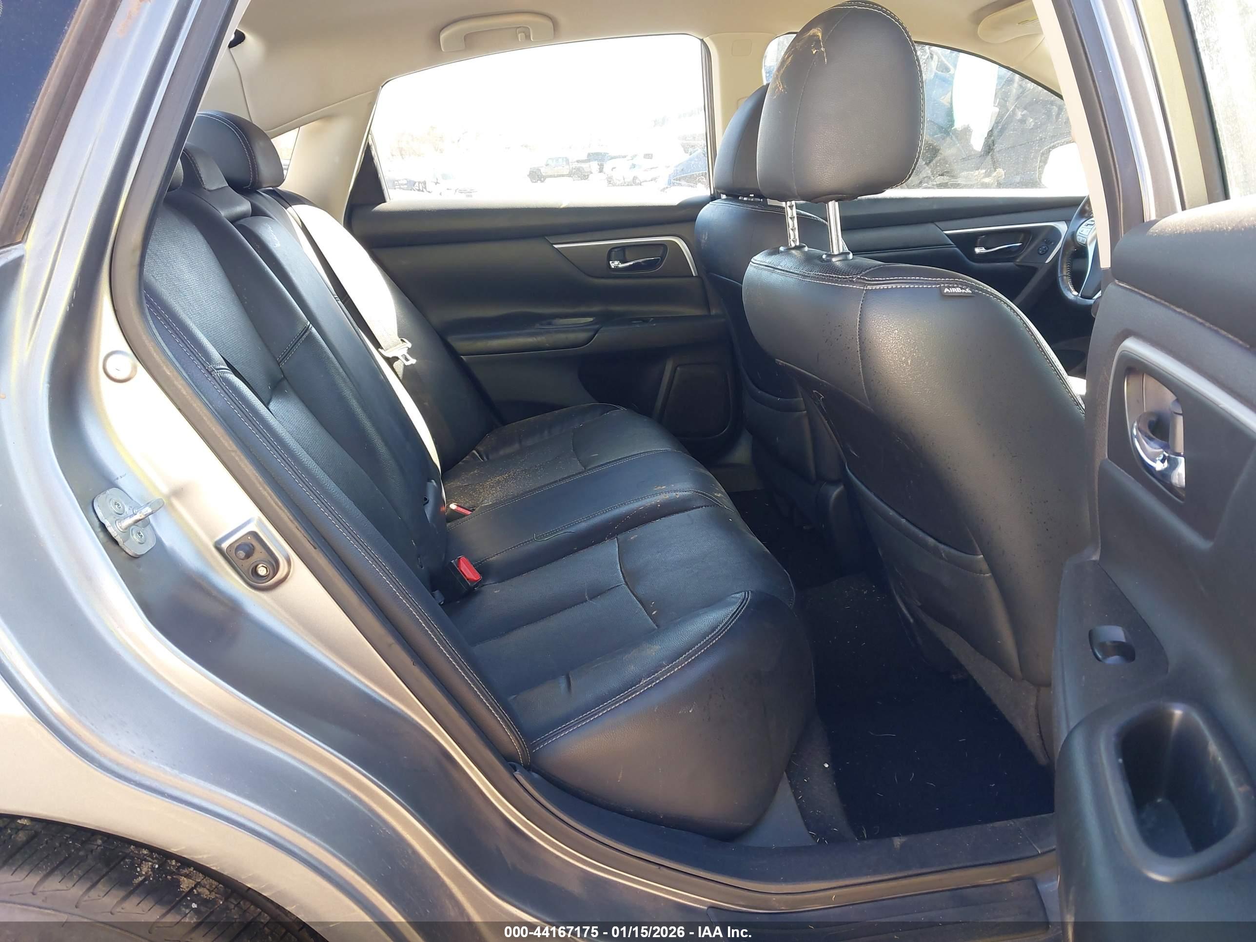 NISSAN ALTIMA image 8