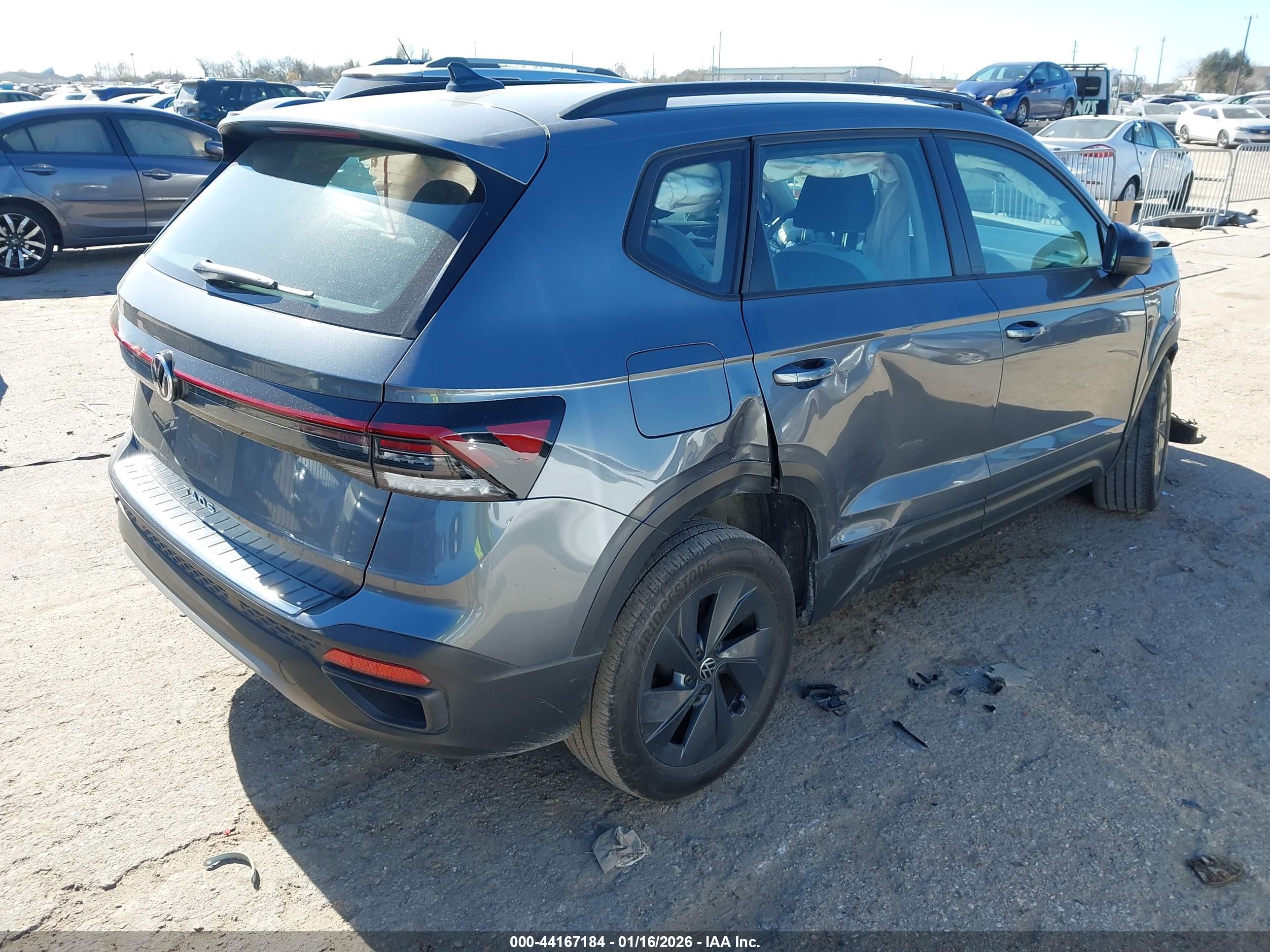VOLKSWAGEN TAOS image 4