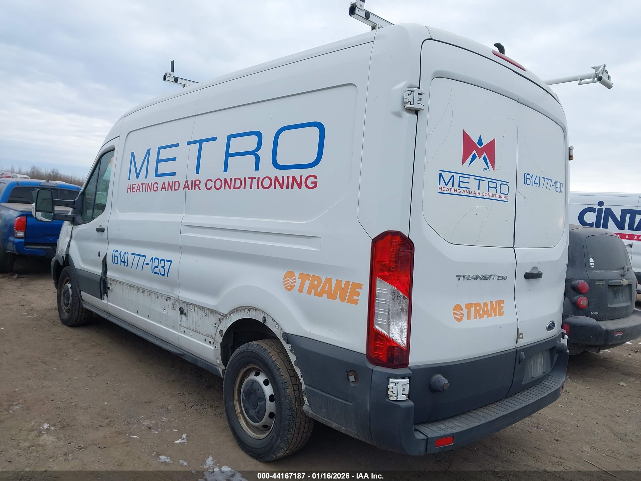FORD TRANSIT-250 image 3