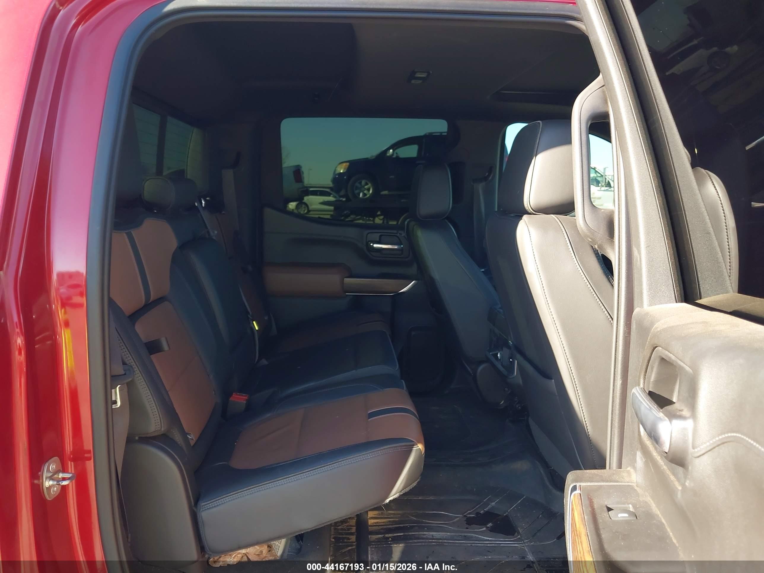 CHEVROLET SILVERADO image 8
