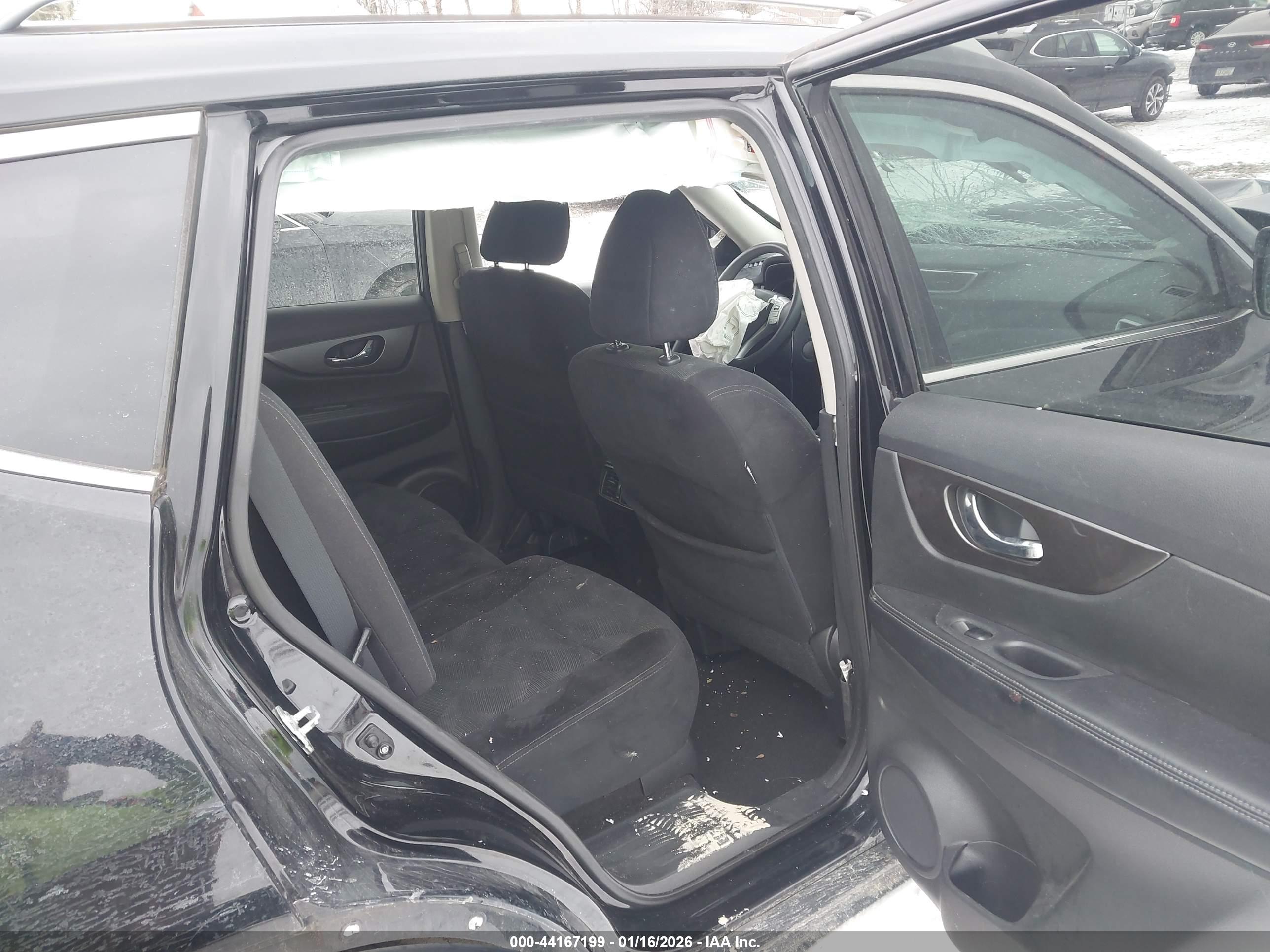 NISSAN ROGUE image 8