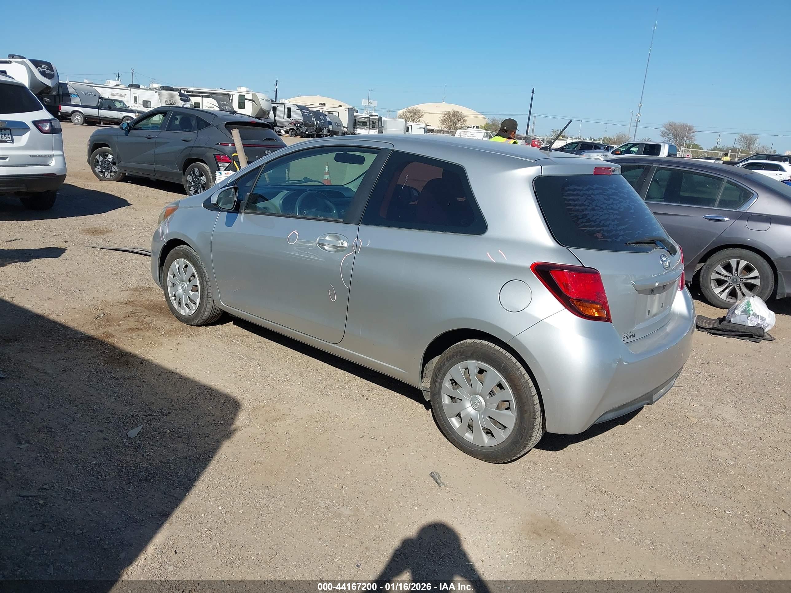 TOYOTA YARIS image 3
