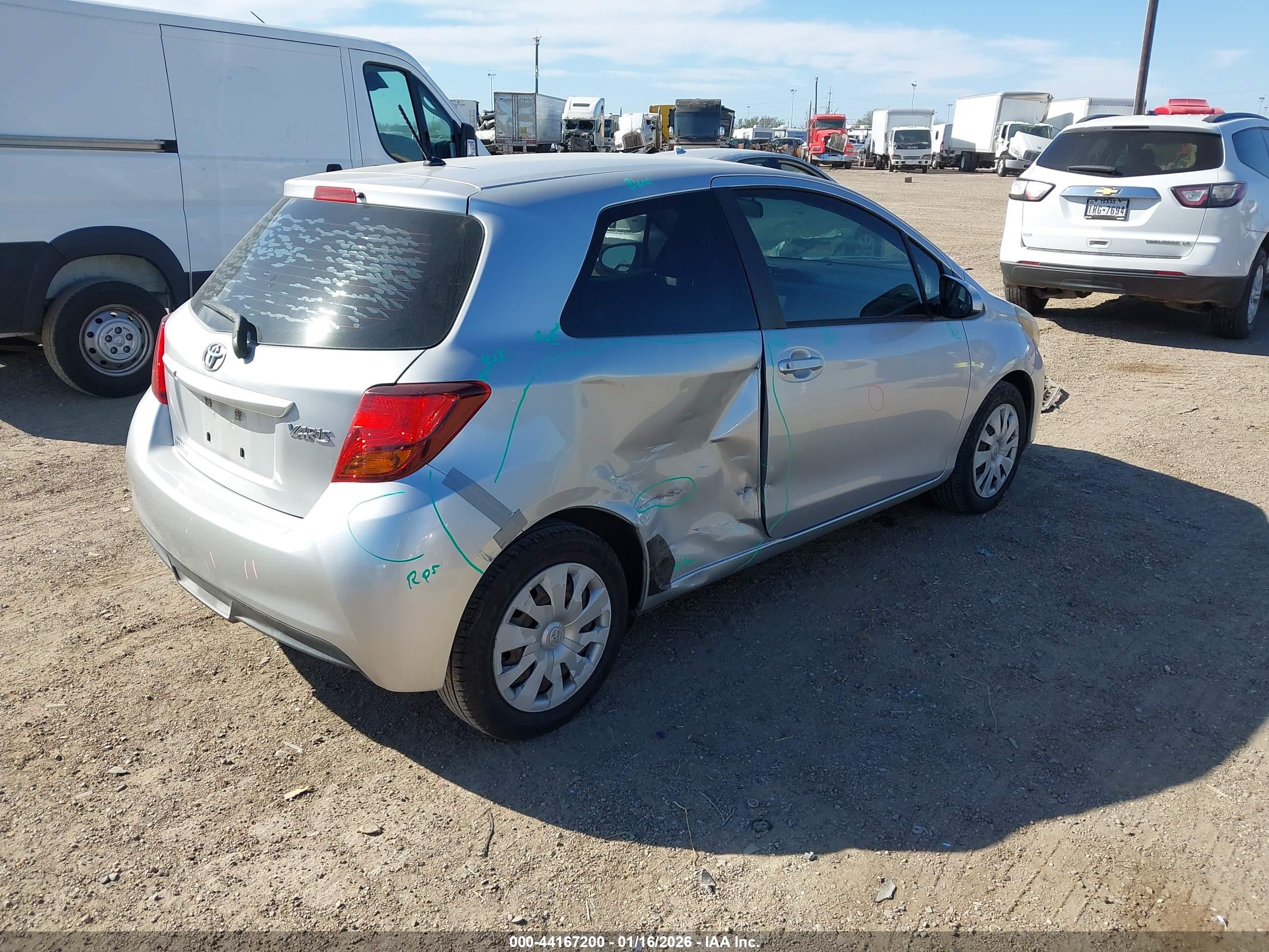 TOYOTA YARIS image 4