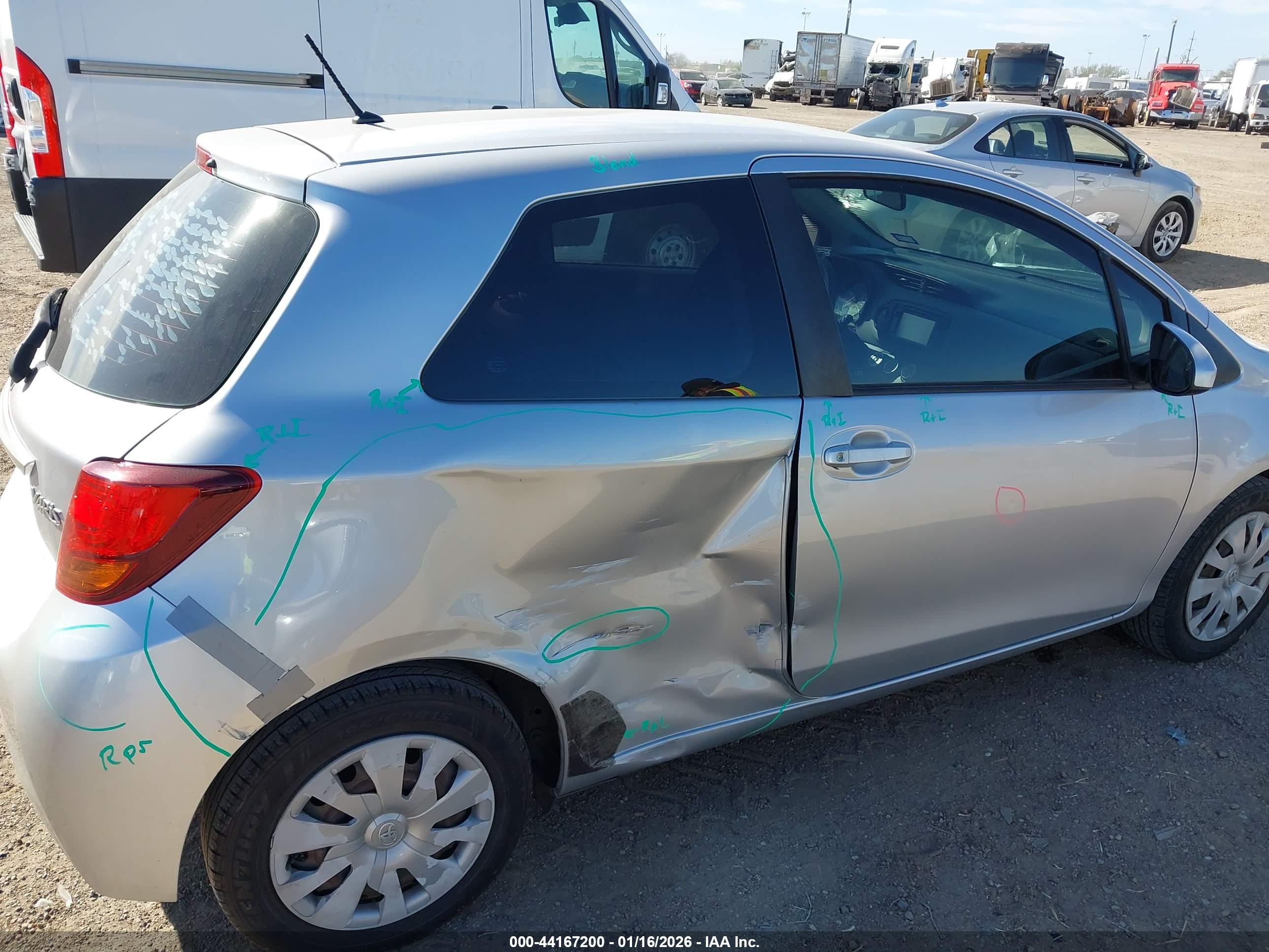 TOYOTA YARIS image 6