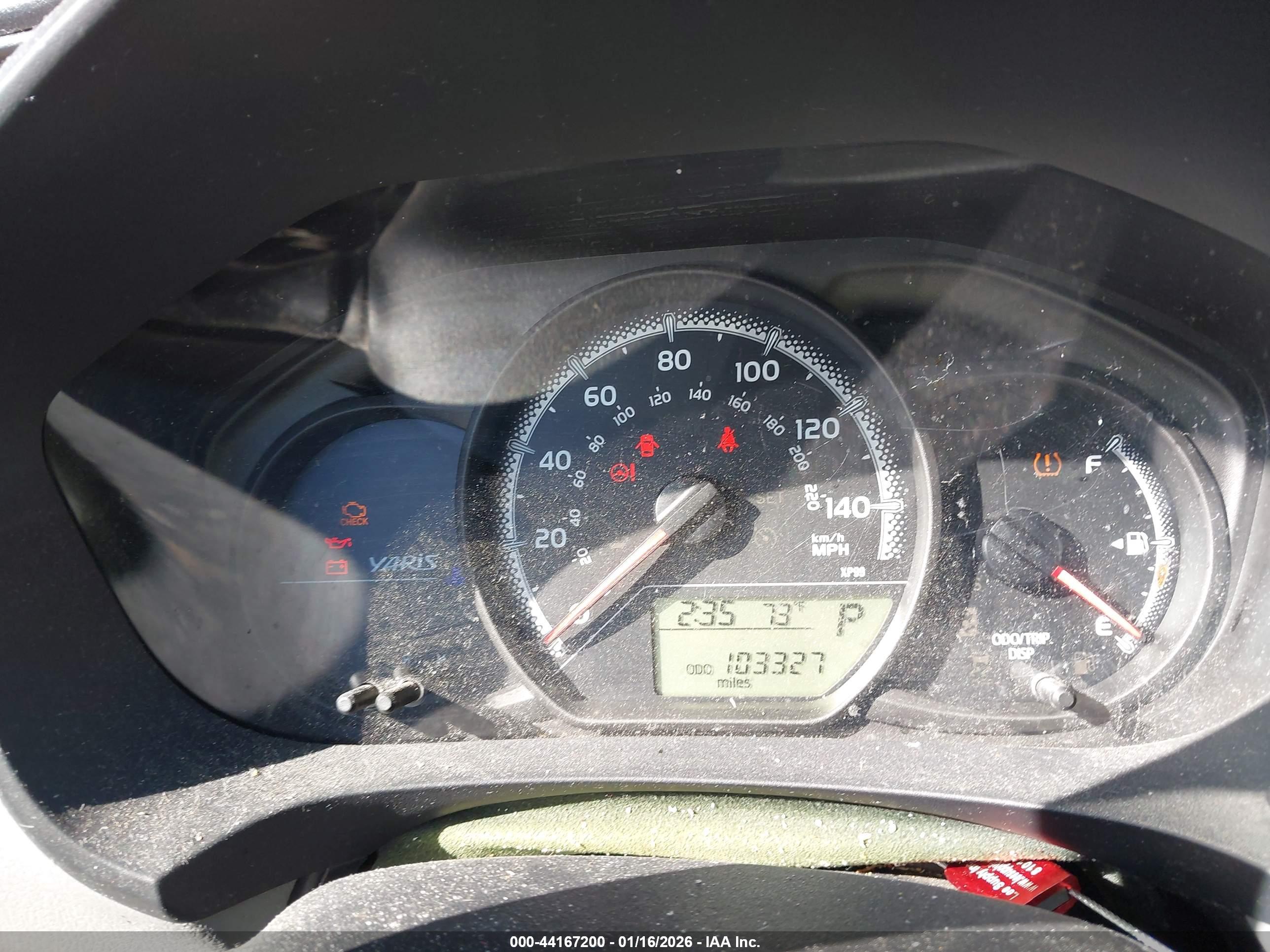 TOYOTA YARIS image 7