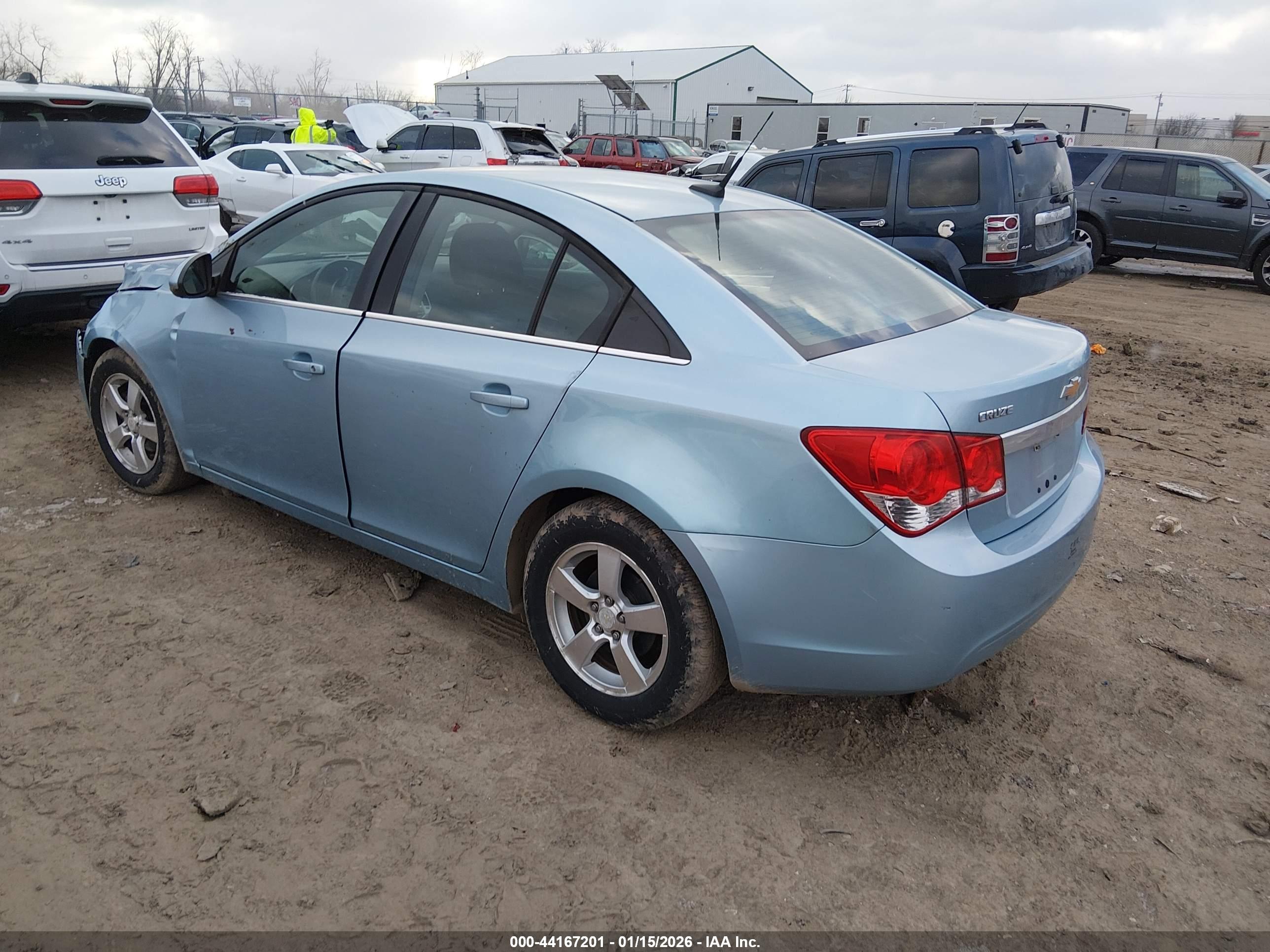 CHEVROLET CRUZE image 3