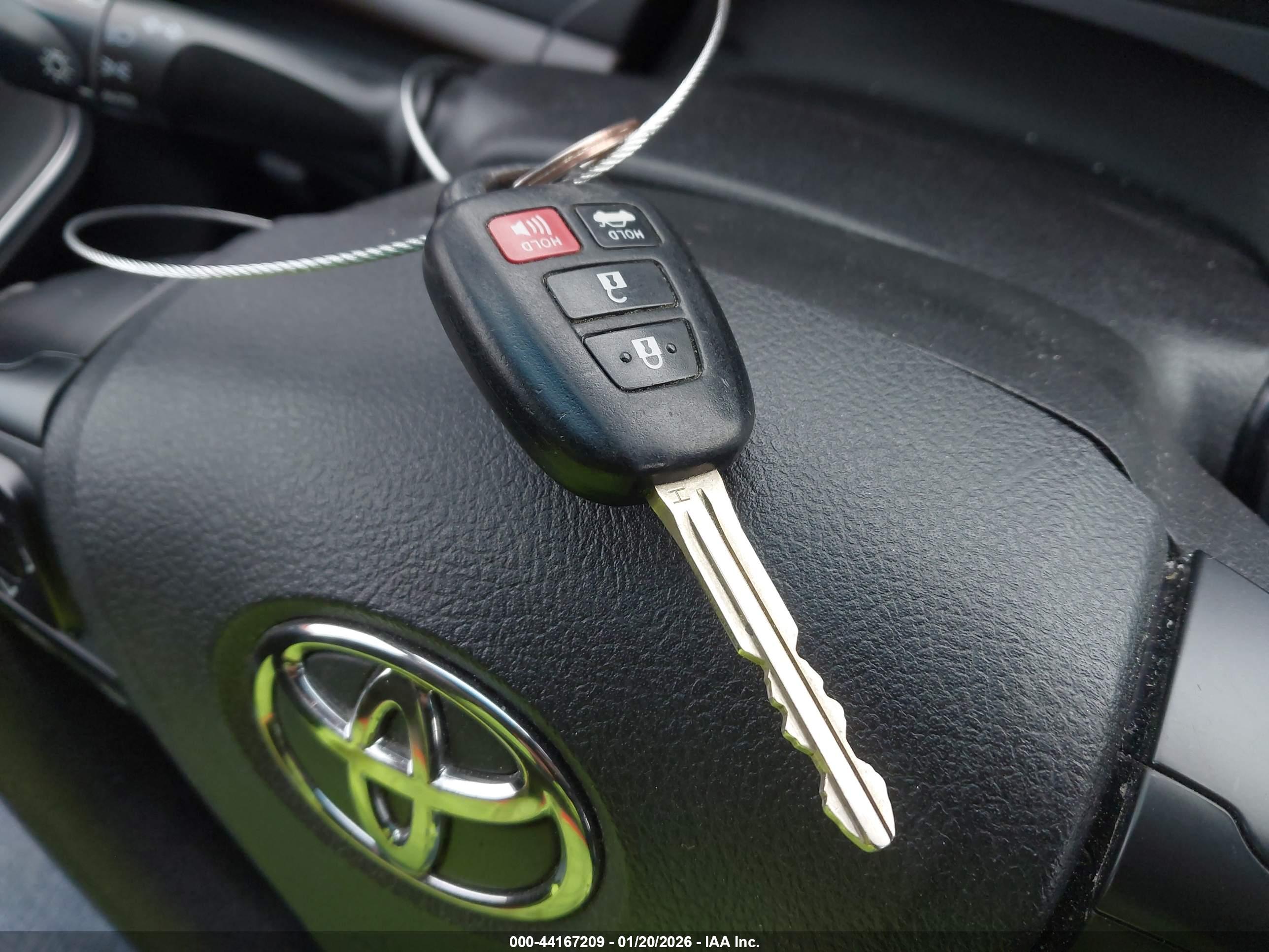 TOYOTA CAMRY image 11
