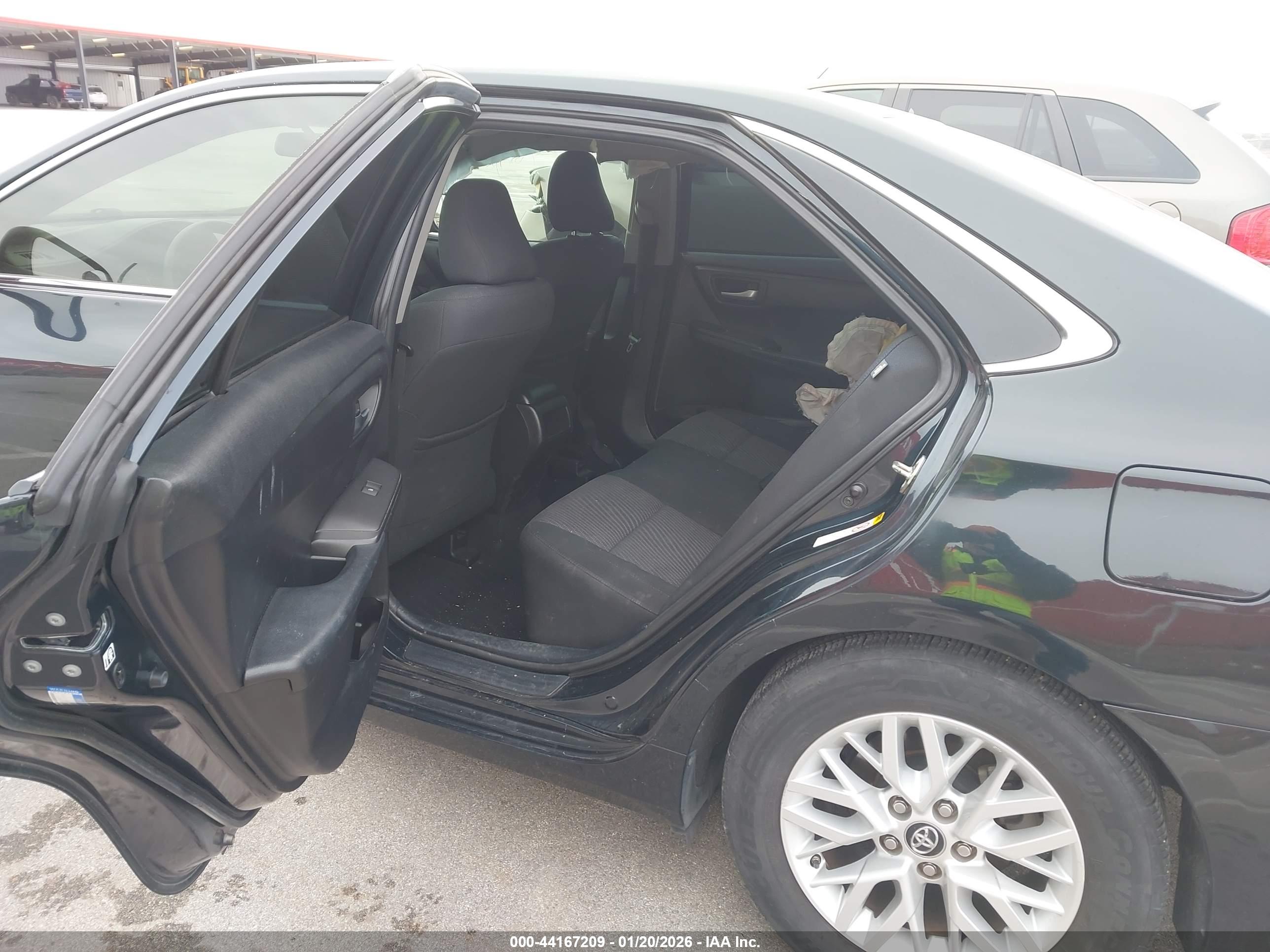 TOYOTA CAMRY image 8