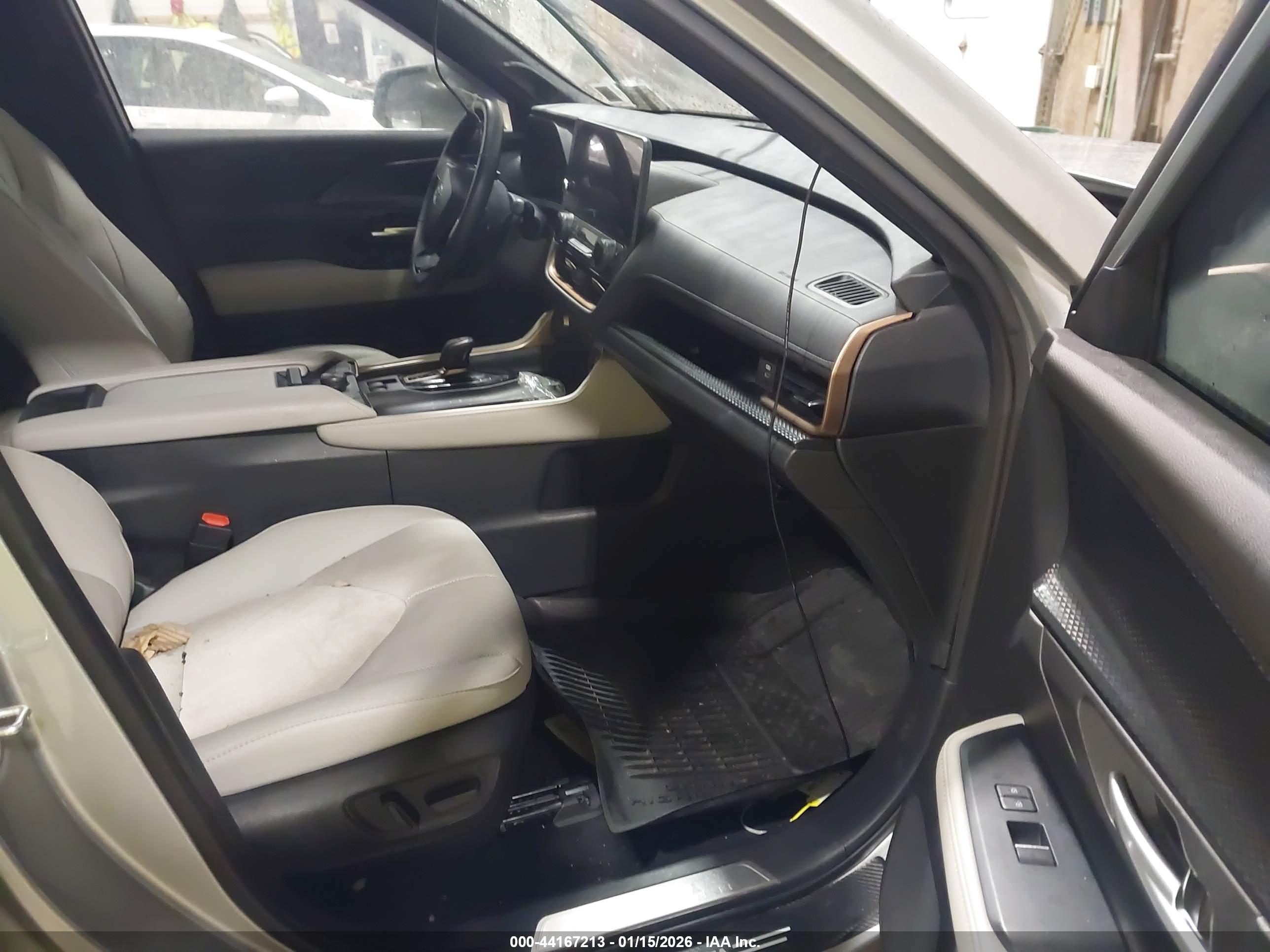 TOYOTA GRAND image 5
