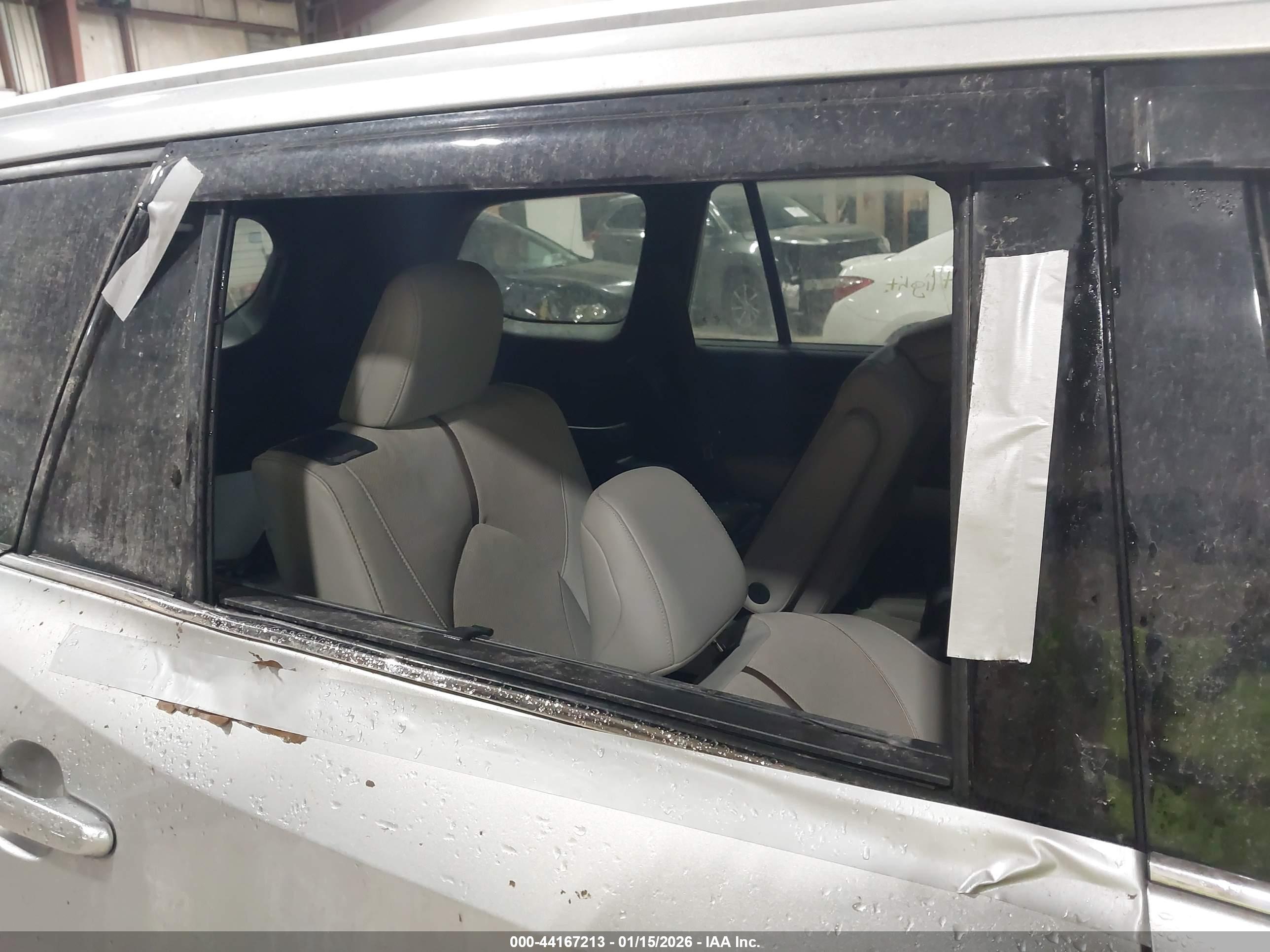 TOYOTA GRAND image 6