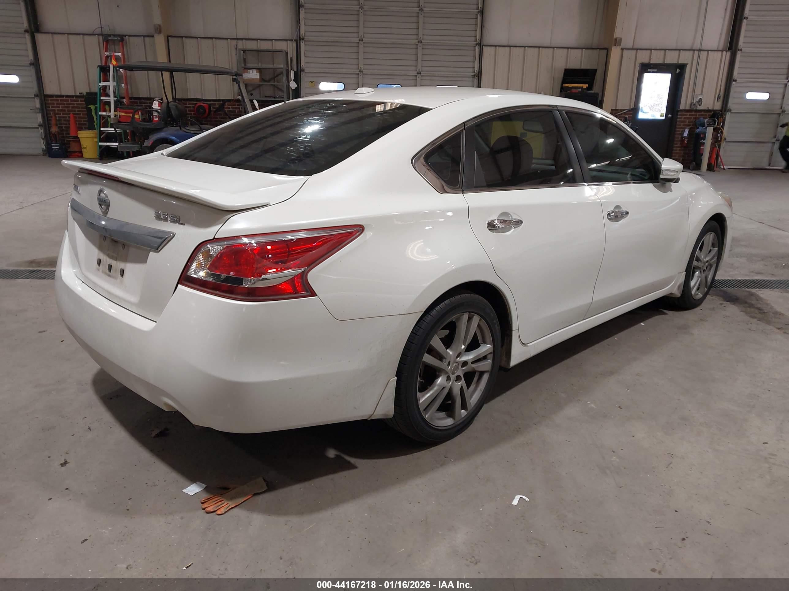 NISSAN ALTIMA image 4