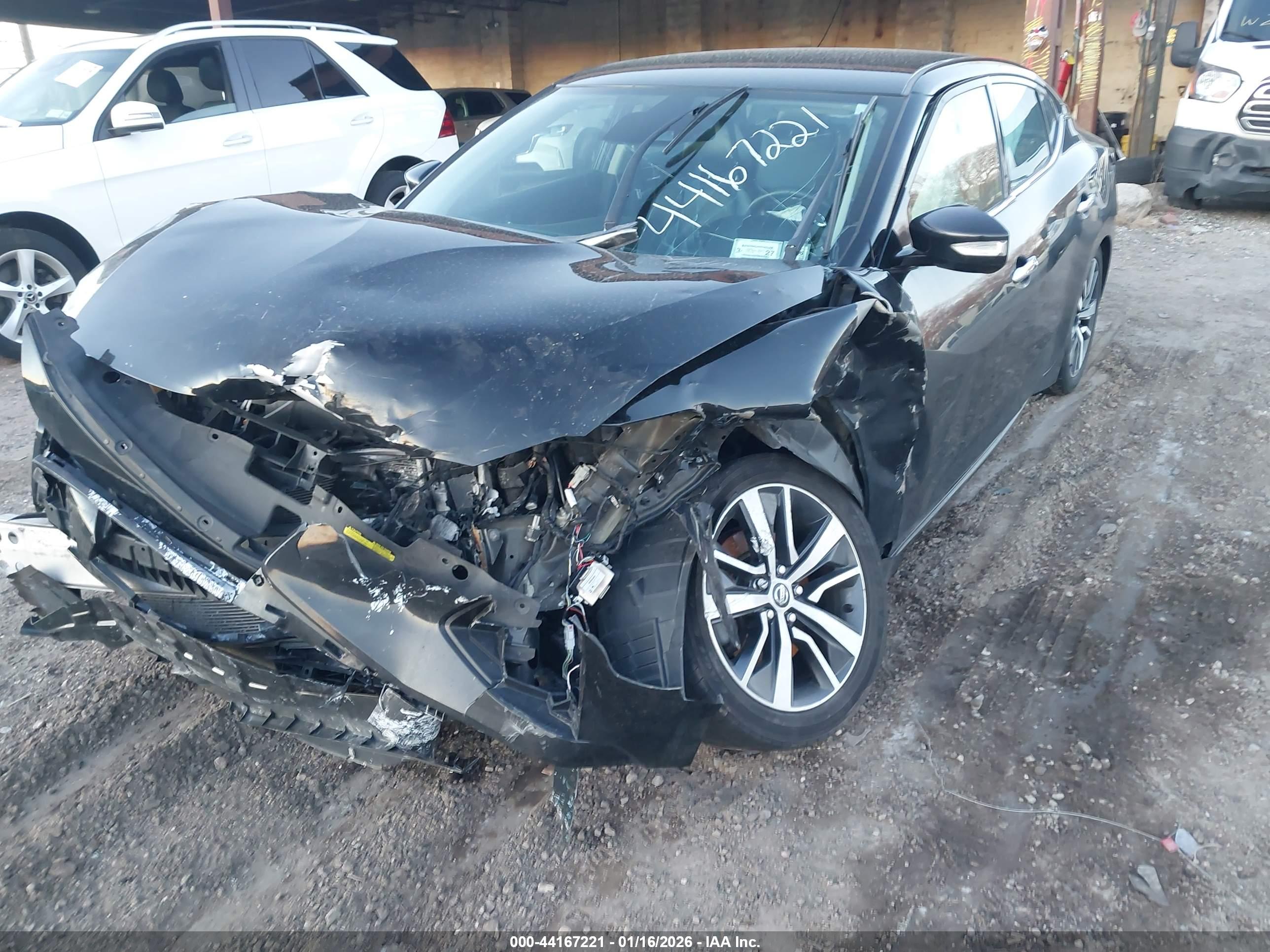 NISSAN MAXIMA image 6