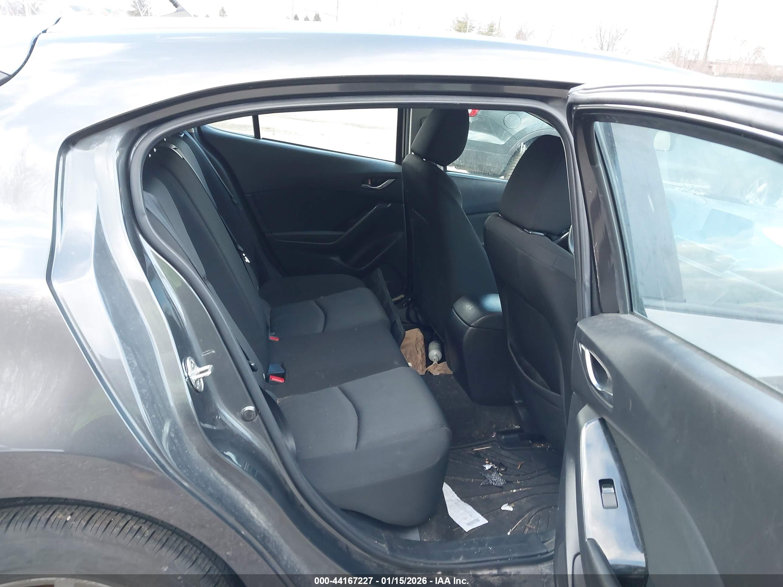 MAZDA MAZDA3 image 8