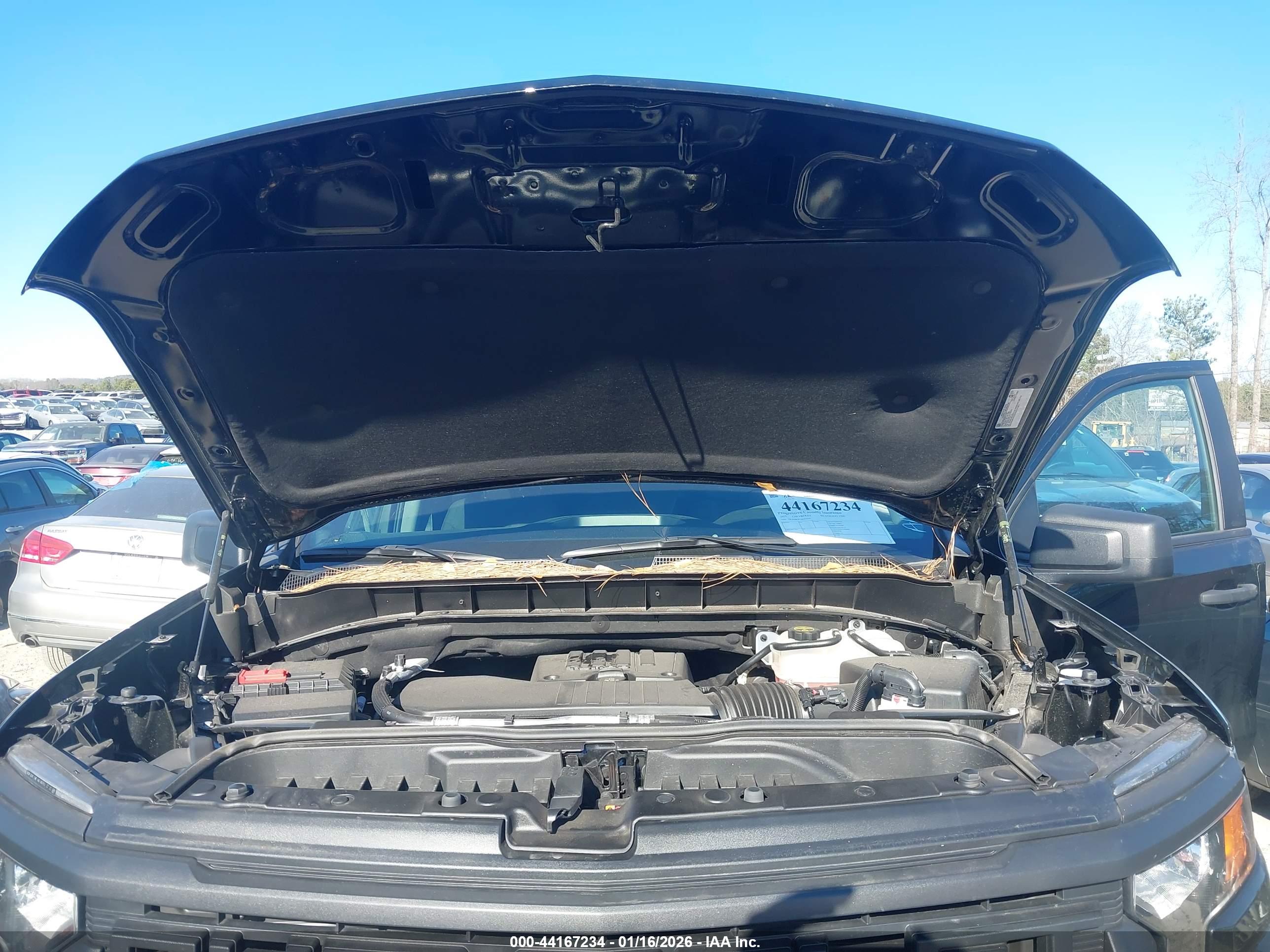 CHEVROLET SILVERADO image 10