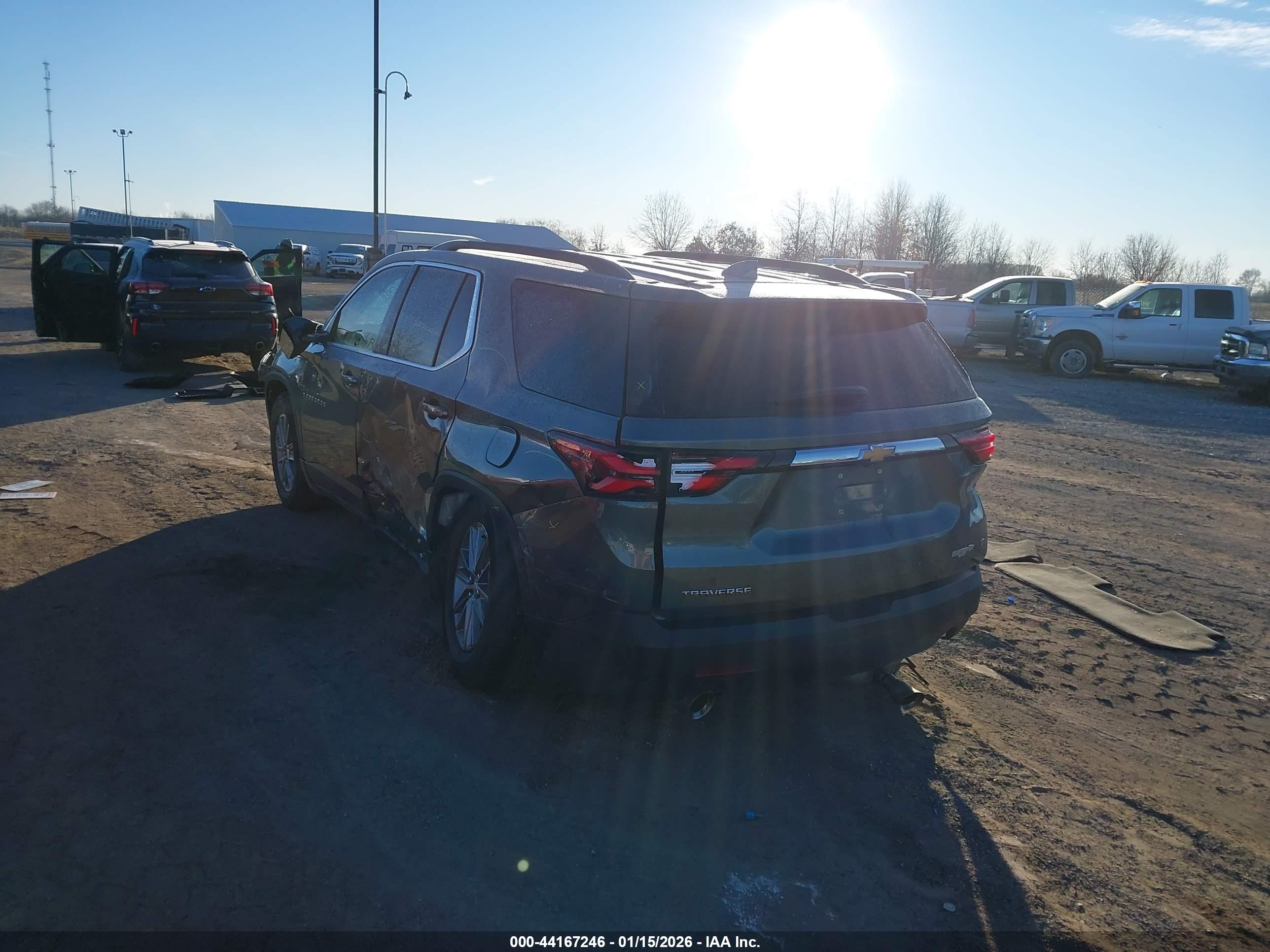 CHEVROLET TRAVERSE image 3