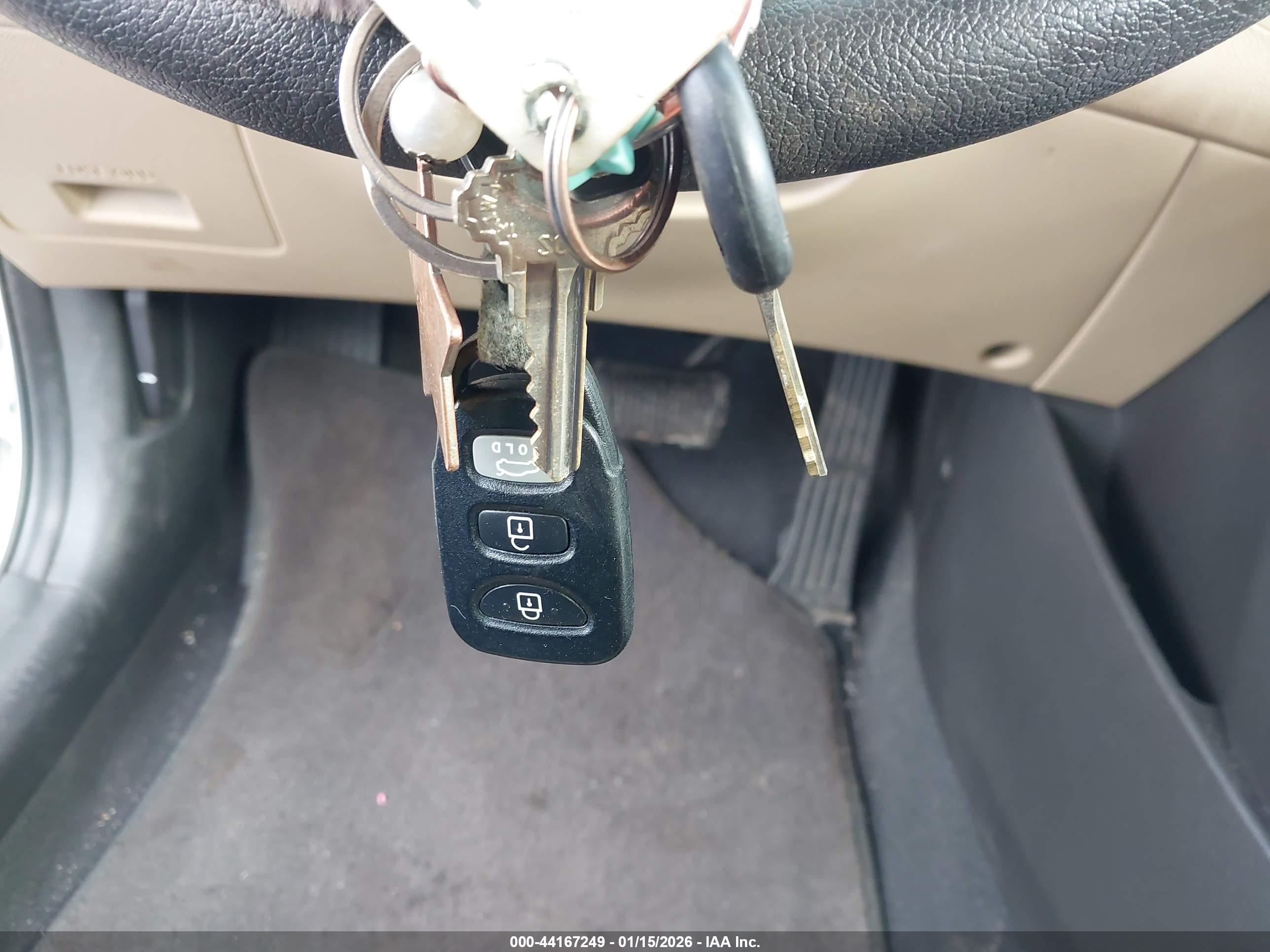 HYUNDAI ELANTRA image 11